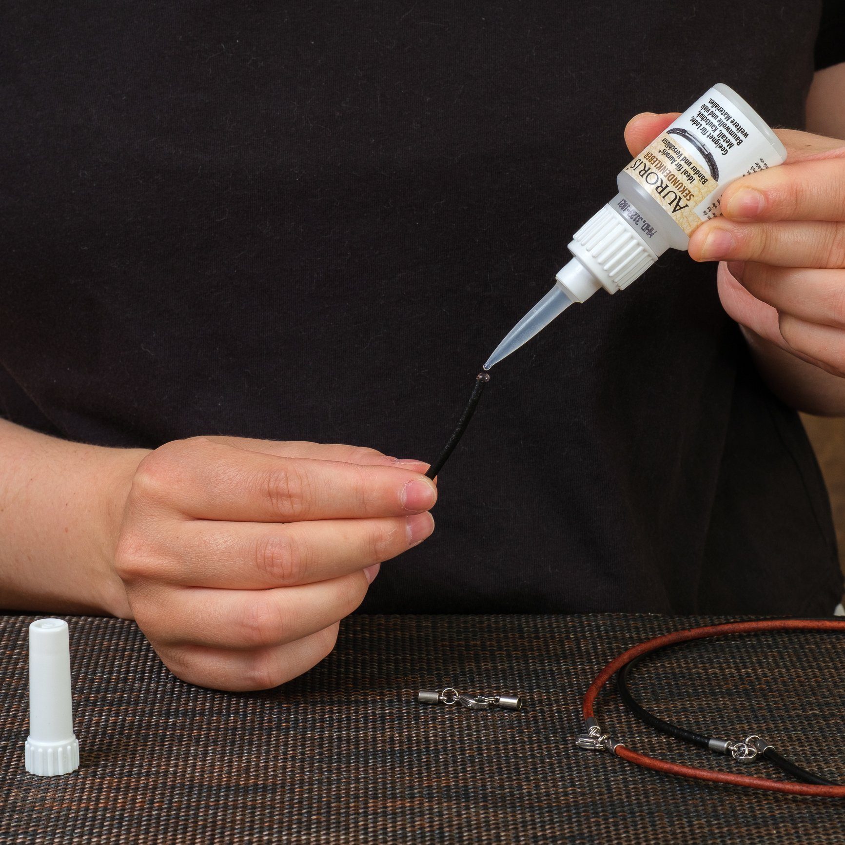 Auroris Schmuckset DIY-Set aus 5m Lederband, Verschlüssen und Kleber für Ke günstig online kaufen