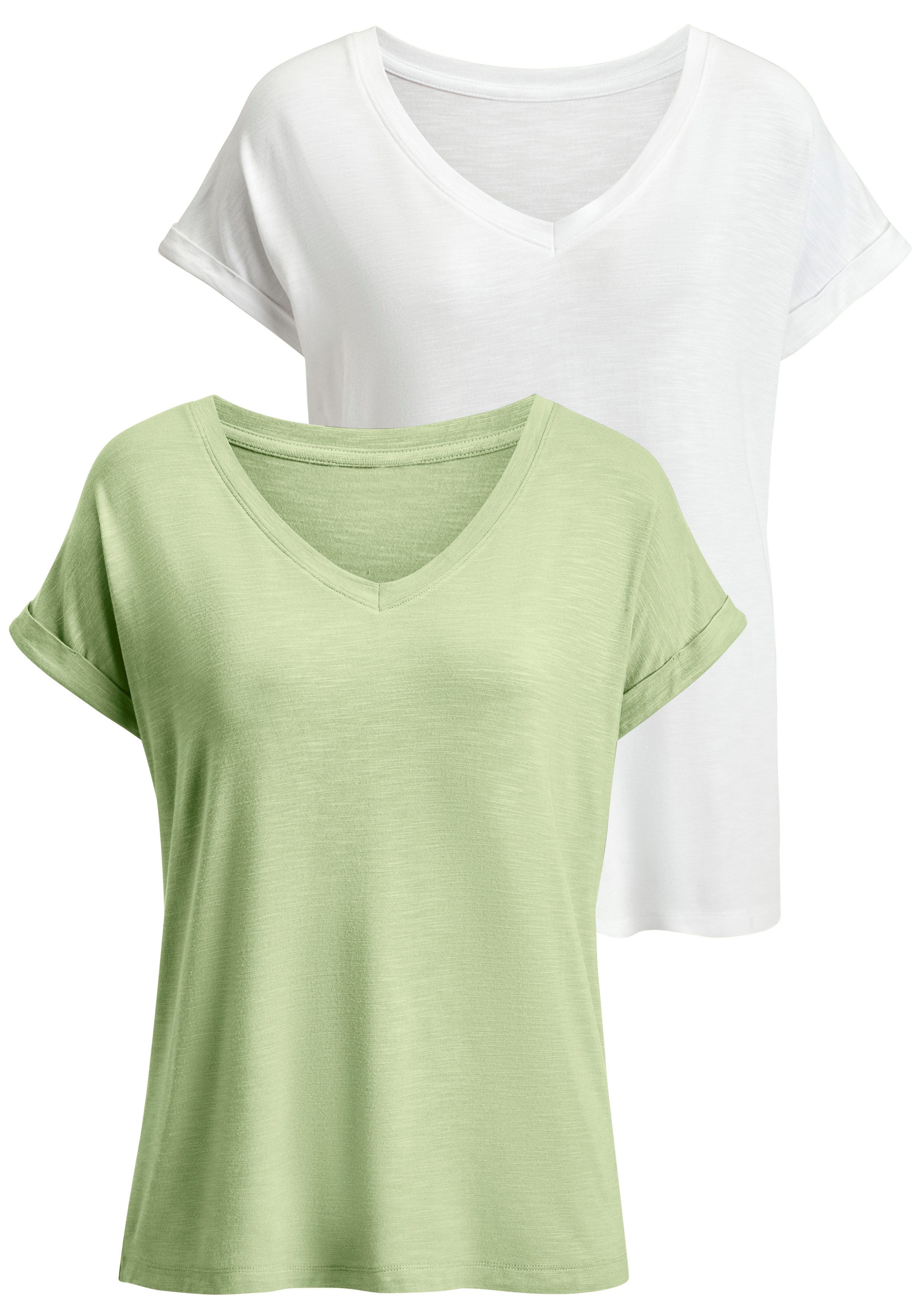 Beachtime V-Shirt mit fixiertem Ärmelumschlag (2-tlg) aus luftiger Viskose-Qualität. € 34,98, (€ 17,49 pro 1 Stk).
