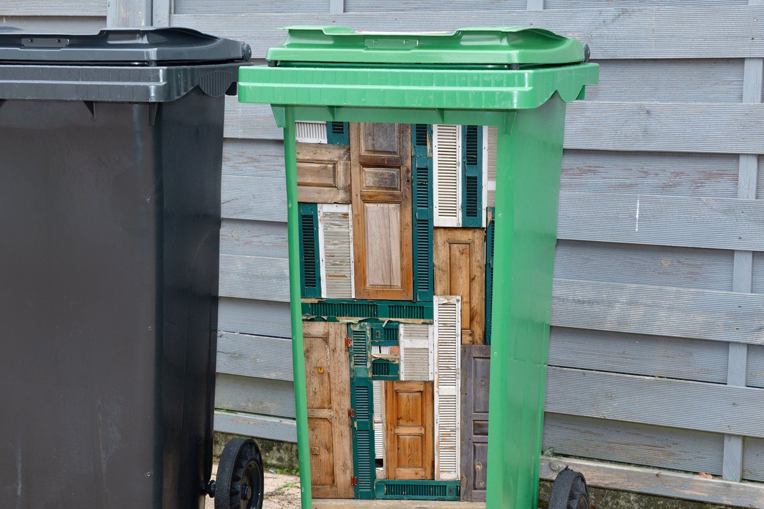 MuchoWow (1 - St), - Architektur Antiquitäten Braun Türen Wandsticker Mülltonne, - Mülleimer-aufkleber, Container, Abfalbehälter - Grün Sticker,
