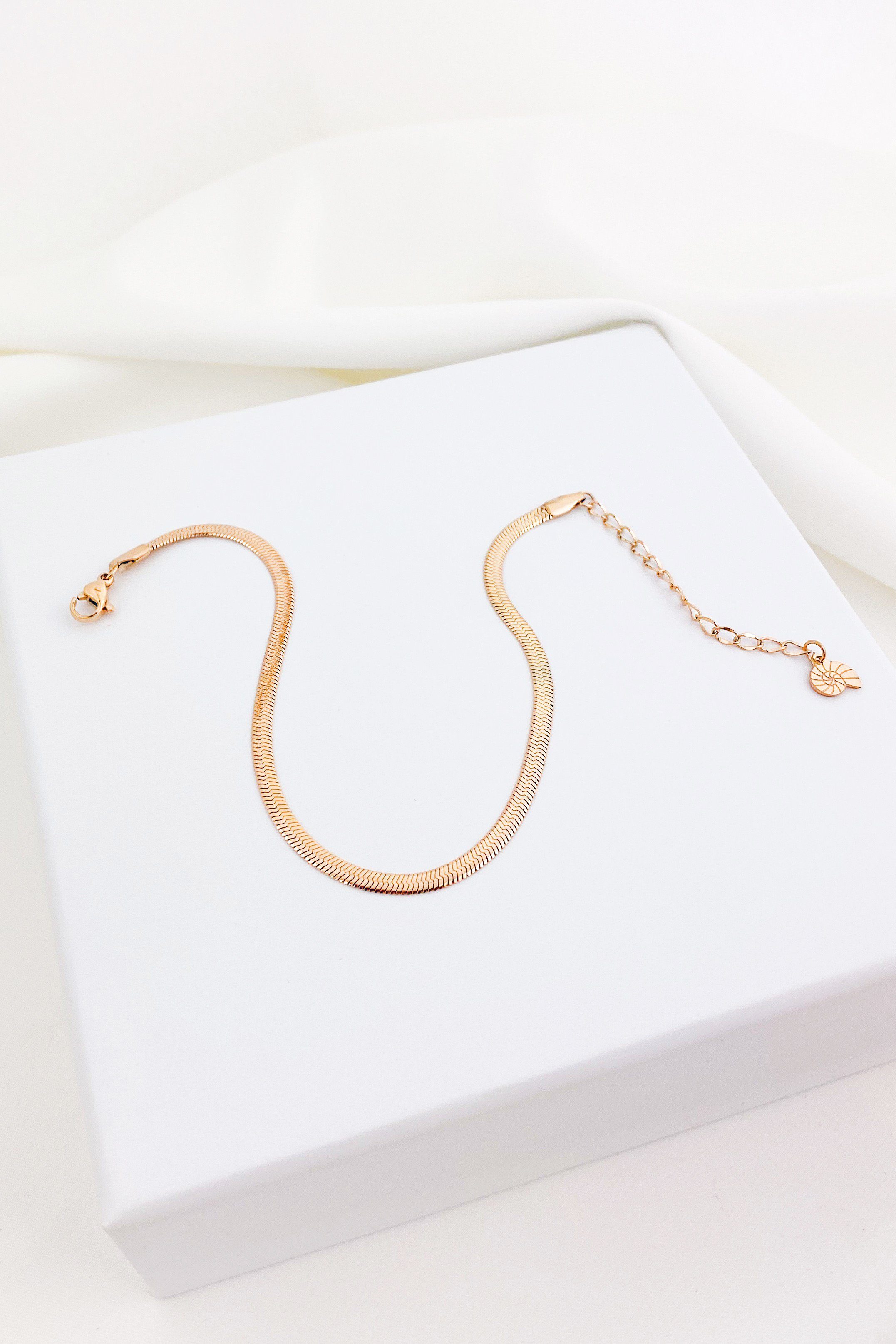 Hey Happiness Fußkette Schlange flach, Fußkettchen 18K Roségold Gold, Damen Fußband Edelstahl, wasserfest – Bild 3 von 5