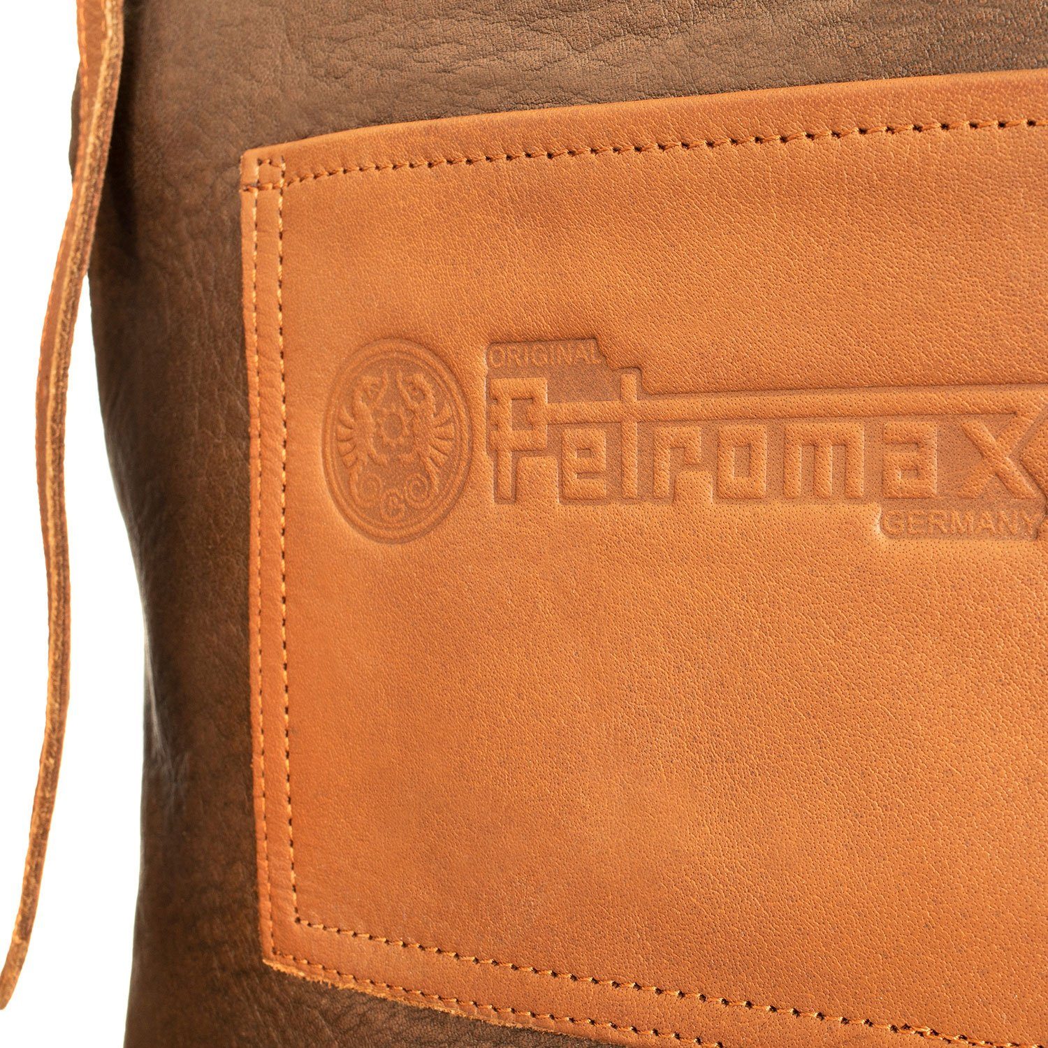 Petromax Grillschürze Lederschürze aus Büffelleder mit Nackenschlaufe Brust und Bauchtasche, (100% Büffel Leder), nachhaltig, strapazierfähig
