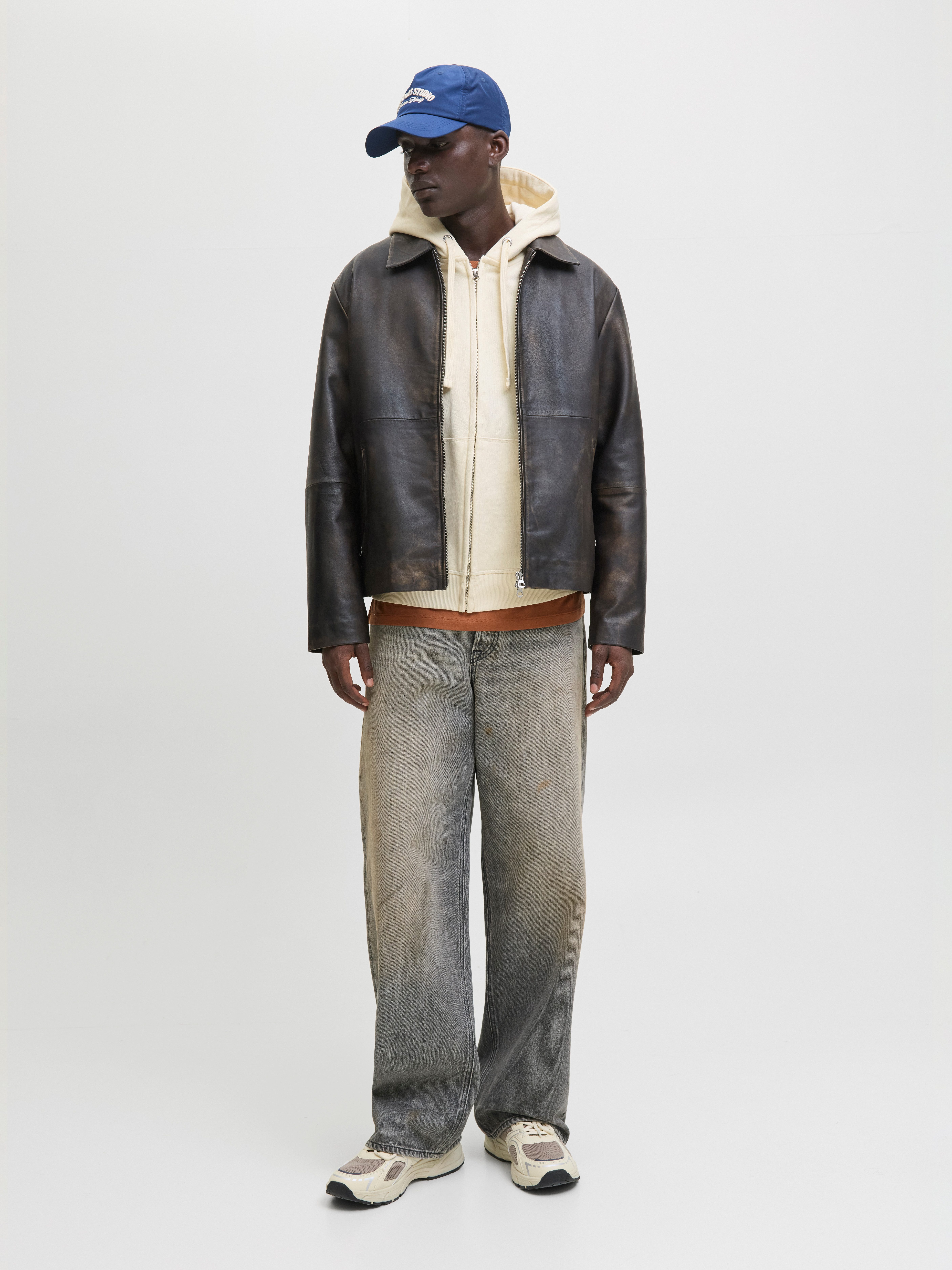 Jack & Jones Kapuzensweatshirt JORNORREBRO EMB SWEAT ZIP HOOD NOOS mit Stickerei