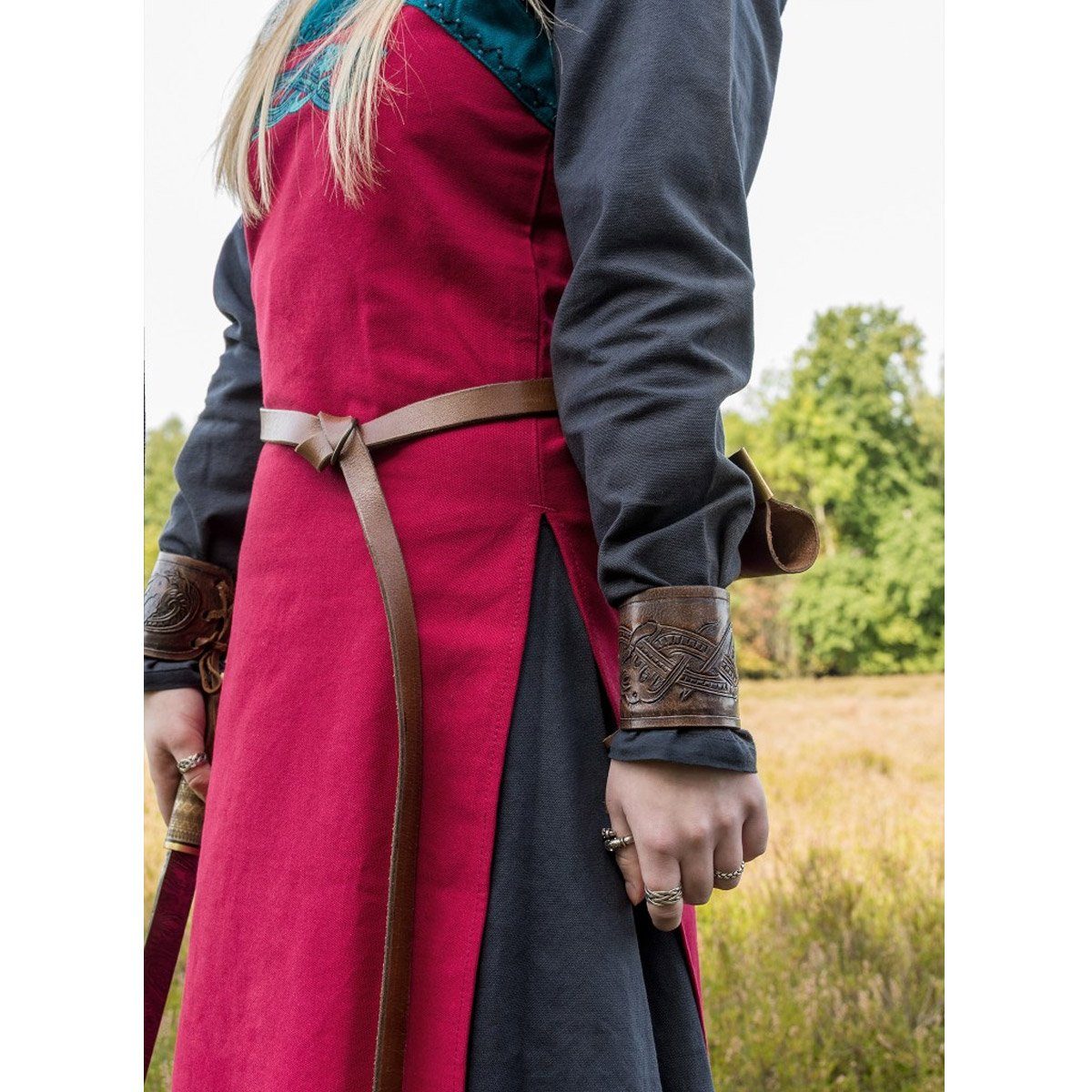 Battle Merchant Ritter-Kostüm Wikinger Überkleid mit Stickerei Rot S