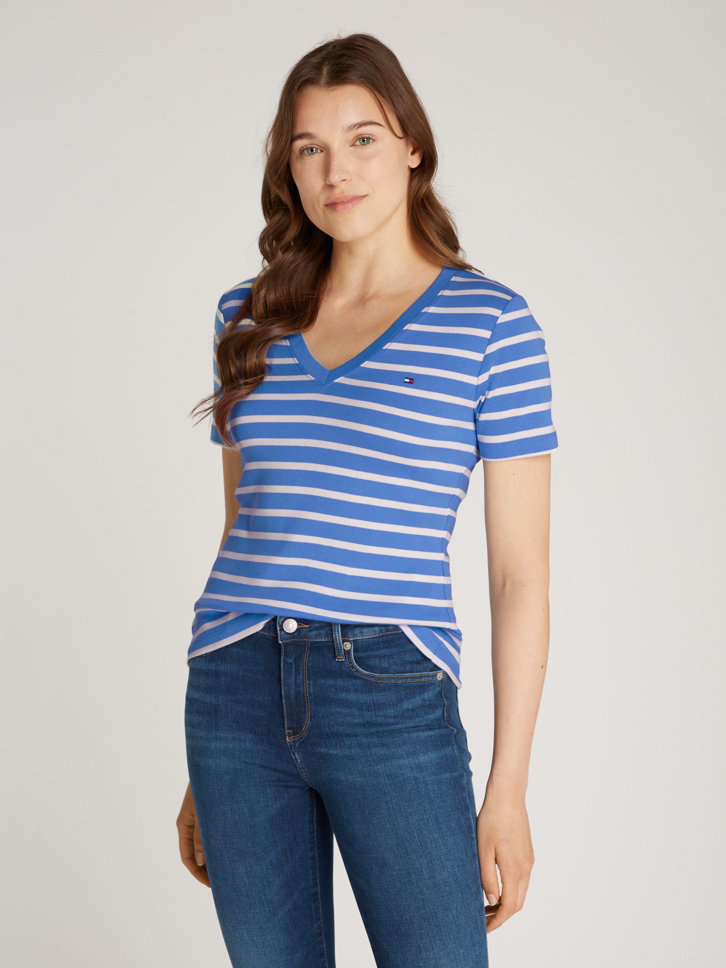 Tommy Hilfiger T-Shirt SLIM CODY V-NK SS mit V-Ausschnitt und Streifen Baum günstig online kaufen