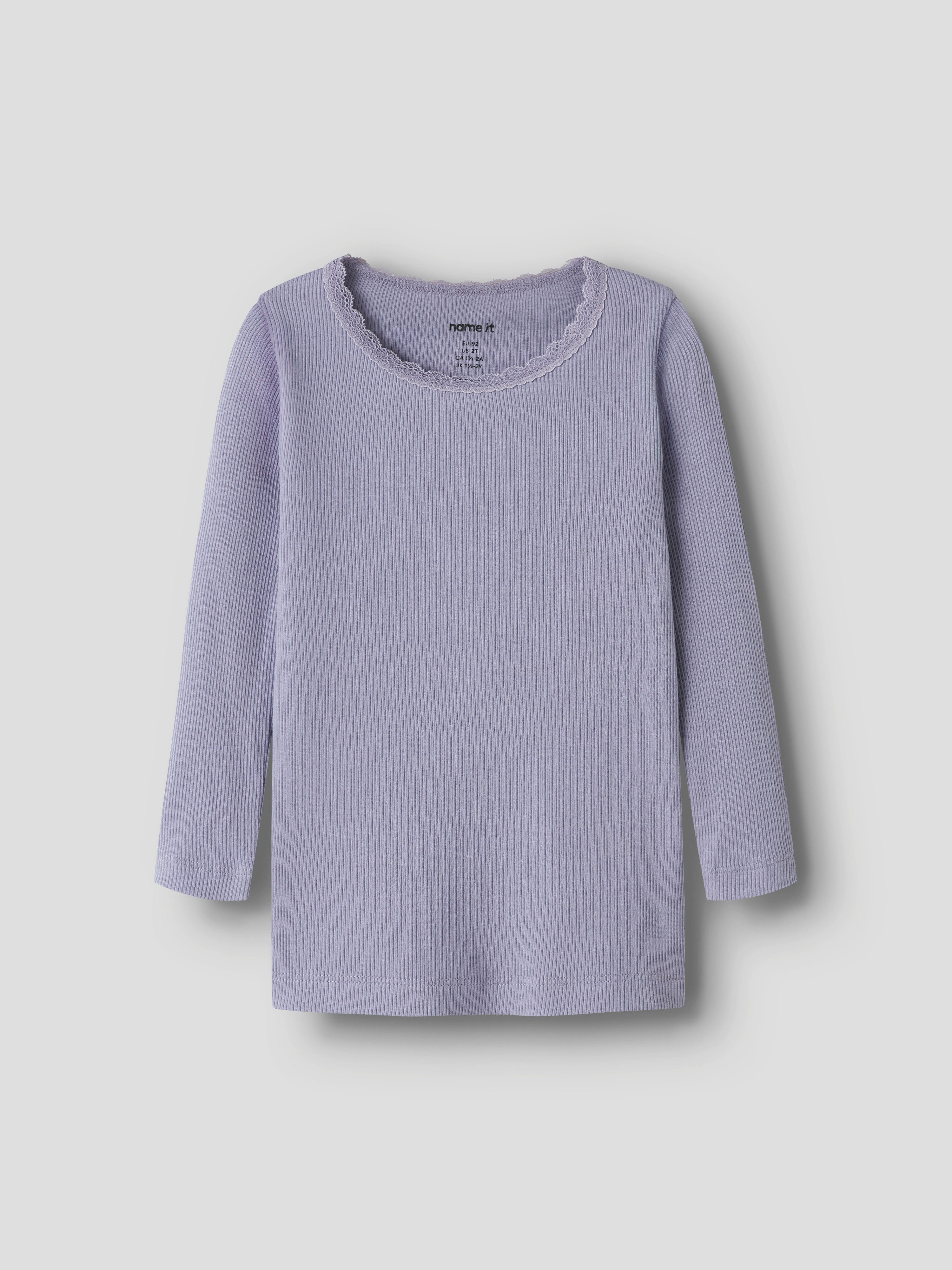 Name It Langarmshirt NMFKAB LS TOP NOOS in Feinripp und mit süßer Spitzenkante am Ausschnitt