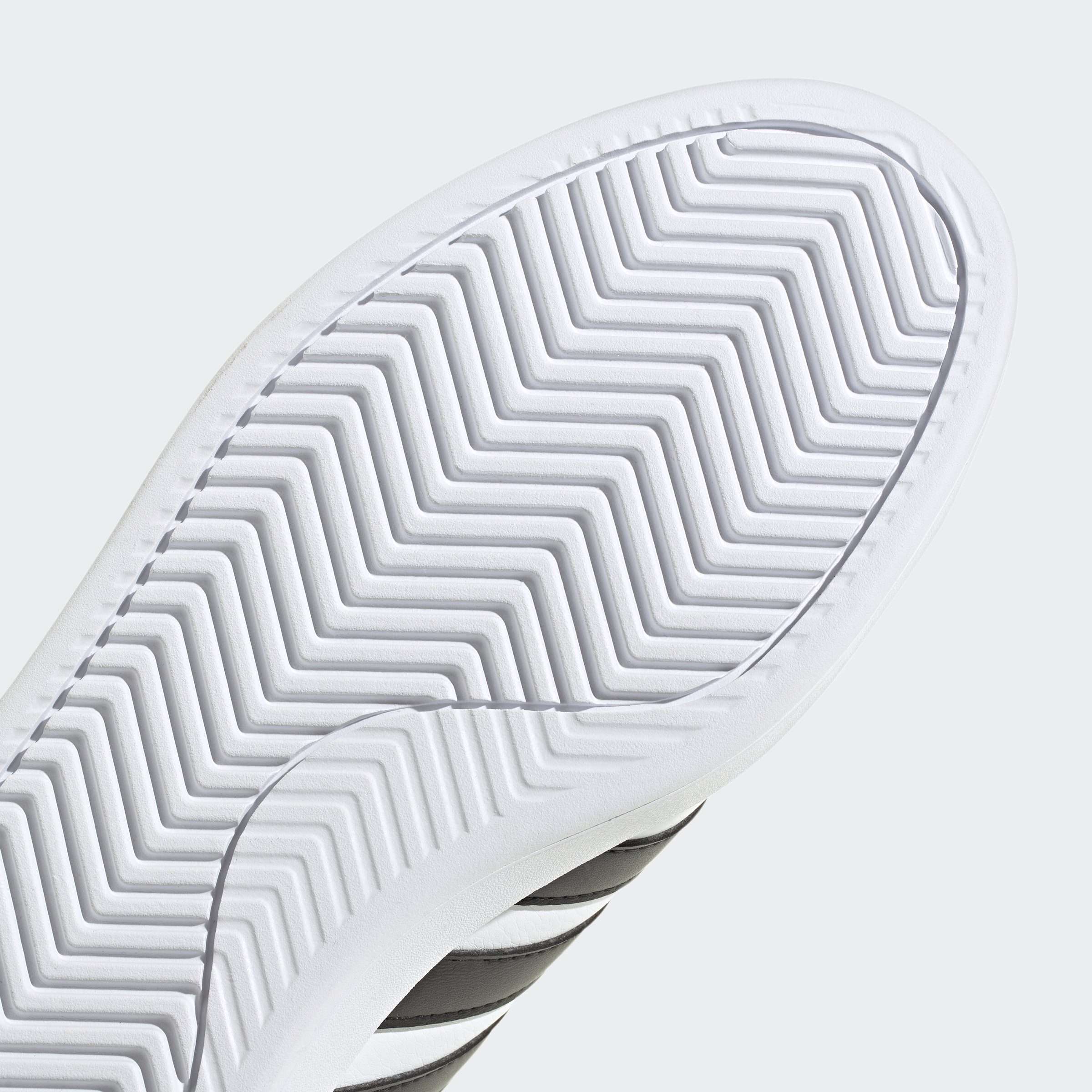 adidas Sportswear GRAND COURT auf White des / Sneaker Spuren CLOUDFOAM Superstar Cloud Black Design / White den COMFORT Core adidas Cloud