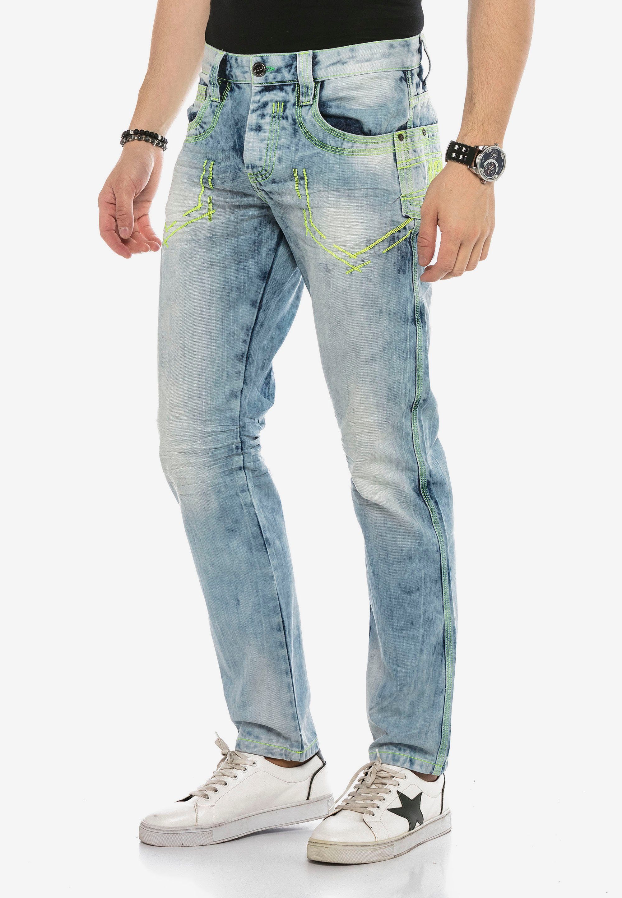 Cipo & Baxx Bequeme Waschung mit heller Jeans