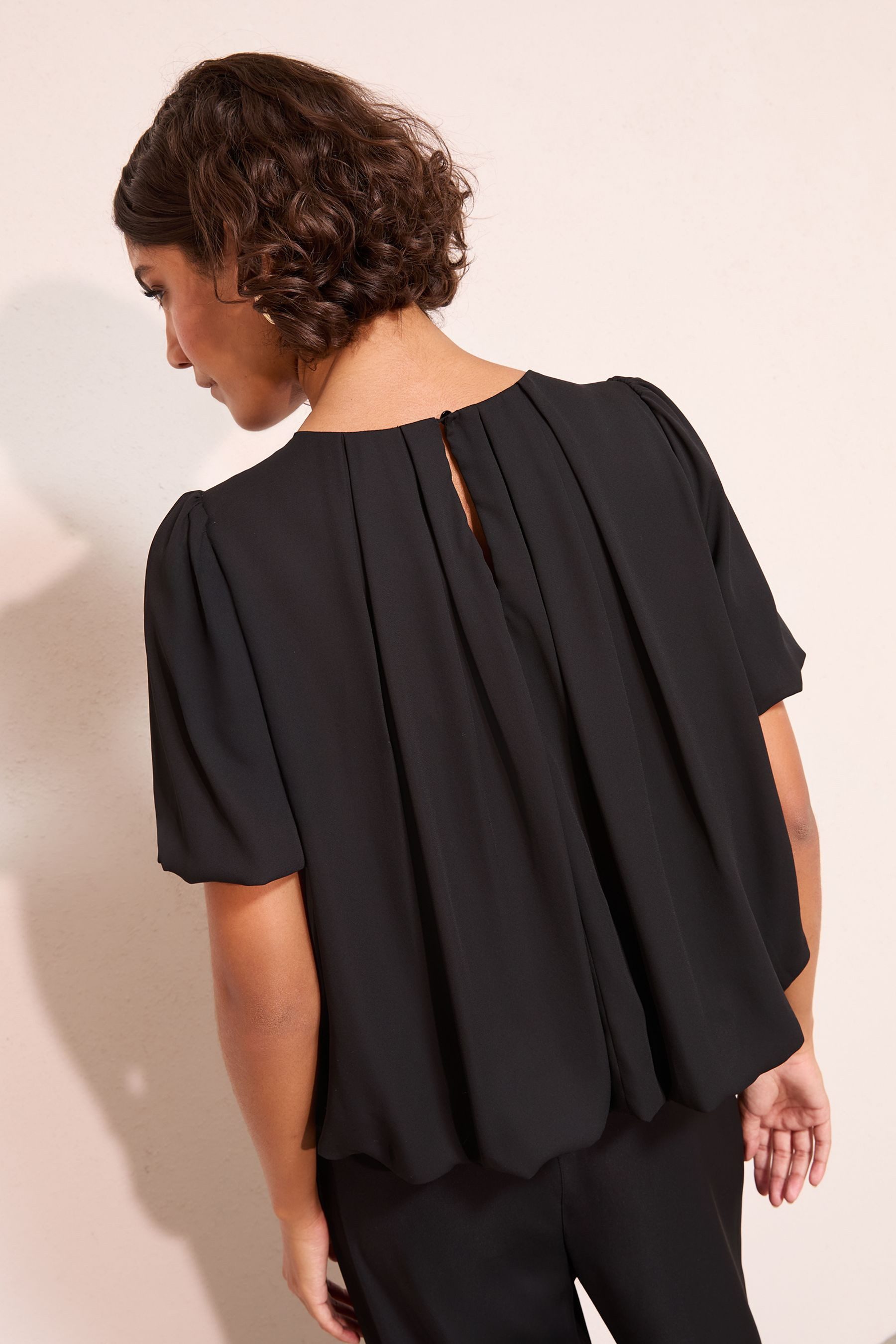 Friends Like These Kurzarmbluse Friends Like These Kurzärmelige Plissee-Blu günstig online kaufen