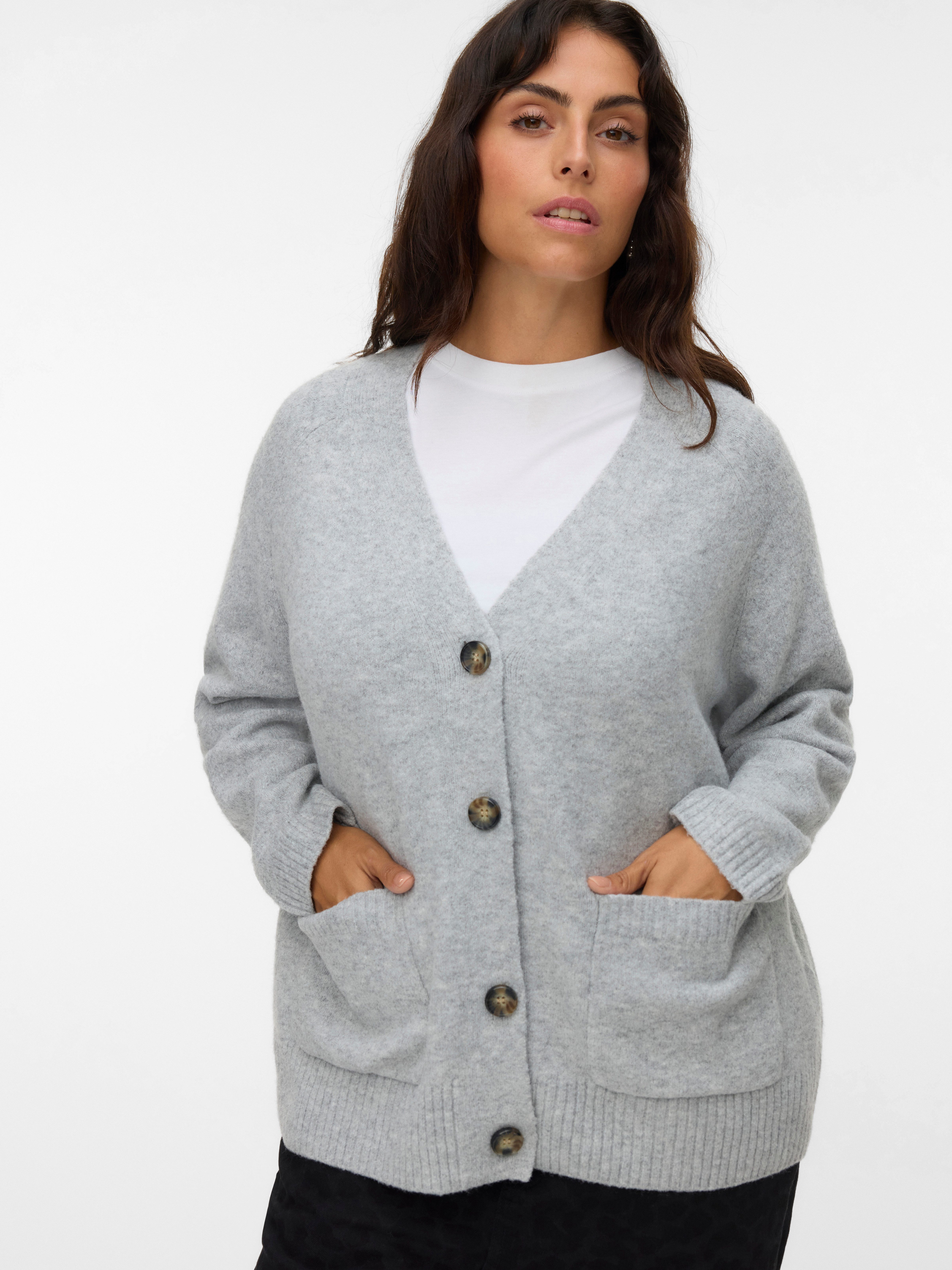 Vero Moda Curve Strickjacke VMCBOOM LS V-NECK BUTTON CARDI NOOS CUR günstig online kaufen