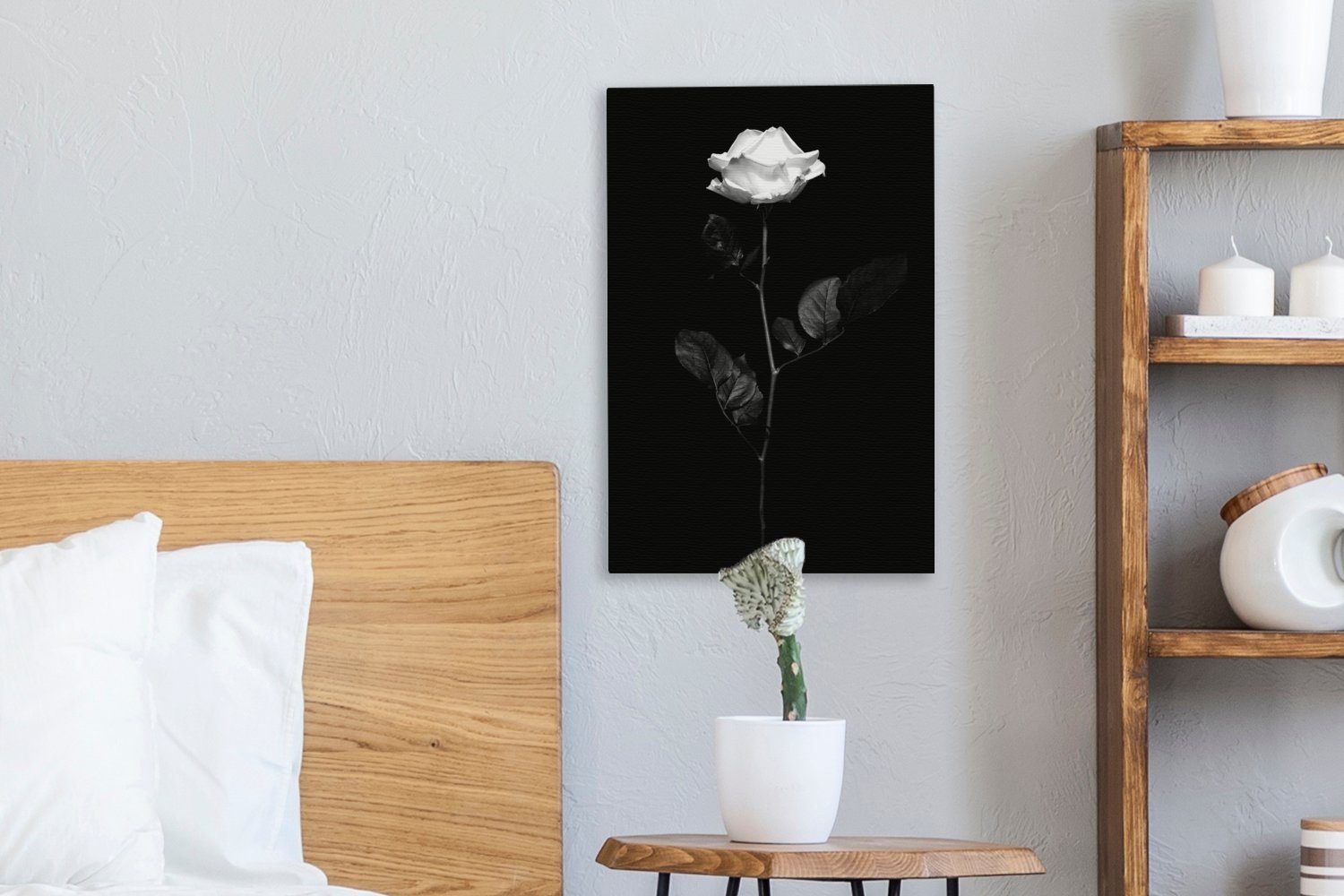 OneMillionCanvasses® Leinwandbild Eine weiße Rose auf schwarzem Hintergrund - schwarz und weiß, (1 St), Leinwandbild fertig bespannt inkl. Zackenaufhänger, Gemä – Bild 5 von 5