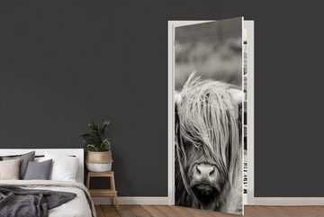 MuchoWow Türtapete Schottischer Highlander - Kuh - Tiere - Schwarz-Weiß - Ländlich, Matt, bedruckt, (1 St), Fototapete für Tür, Türaufkleber, 75x205 cm