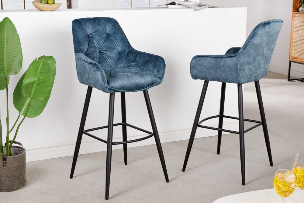 riess-ambiente Barhocker MILANO petrol/schwarz - Samt, Metallgestell, mit Lehne & Fußablage (Einzelartikel, 1 St), Stuhl mit Chesterfield-Steppung – ideal für Deinen Küchentresen