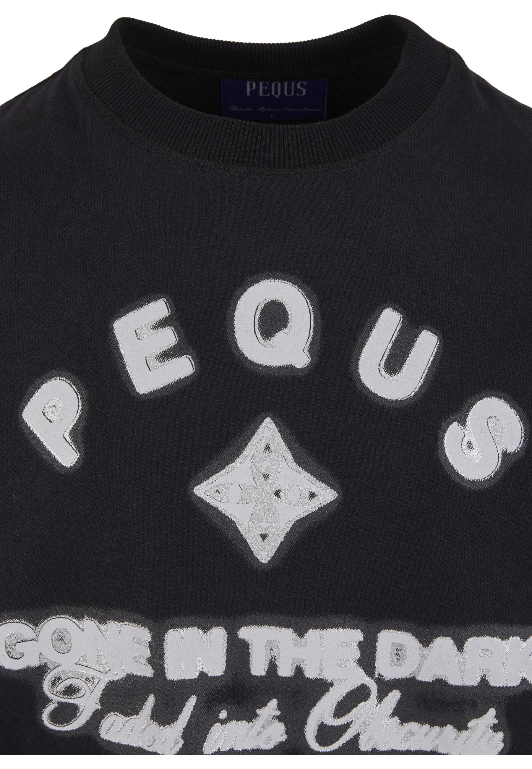 PEQUS T-Shirt PEQUS PEQUS Glow Logo Graphic T-Shirt (1-tlg)
