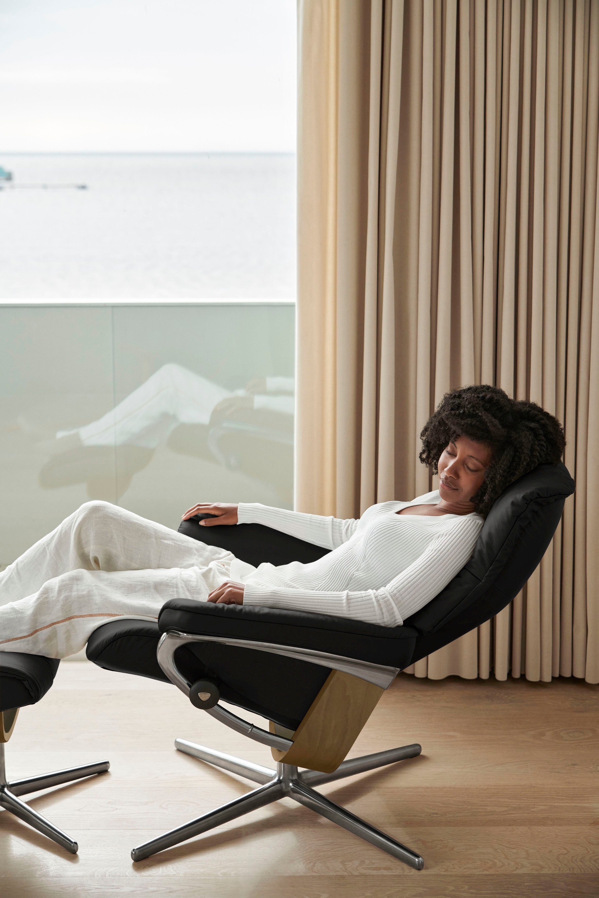 Stressless® Relaxsessel Mayfair M L, mit Hocker), mit Relaxsessel Cross Größe Base, & Holzakzent S, mit (Set, Eiche Hocker