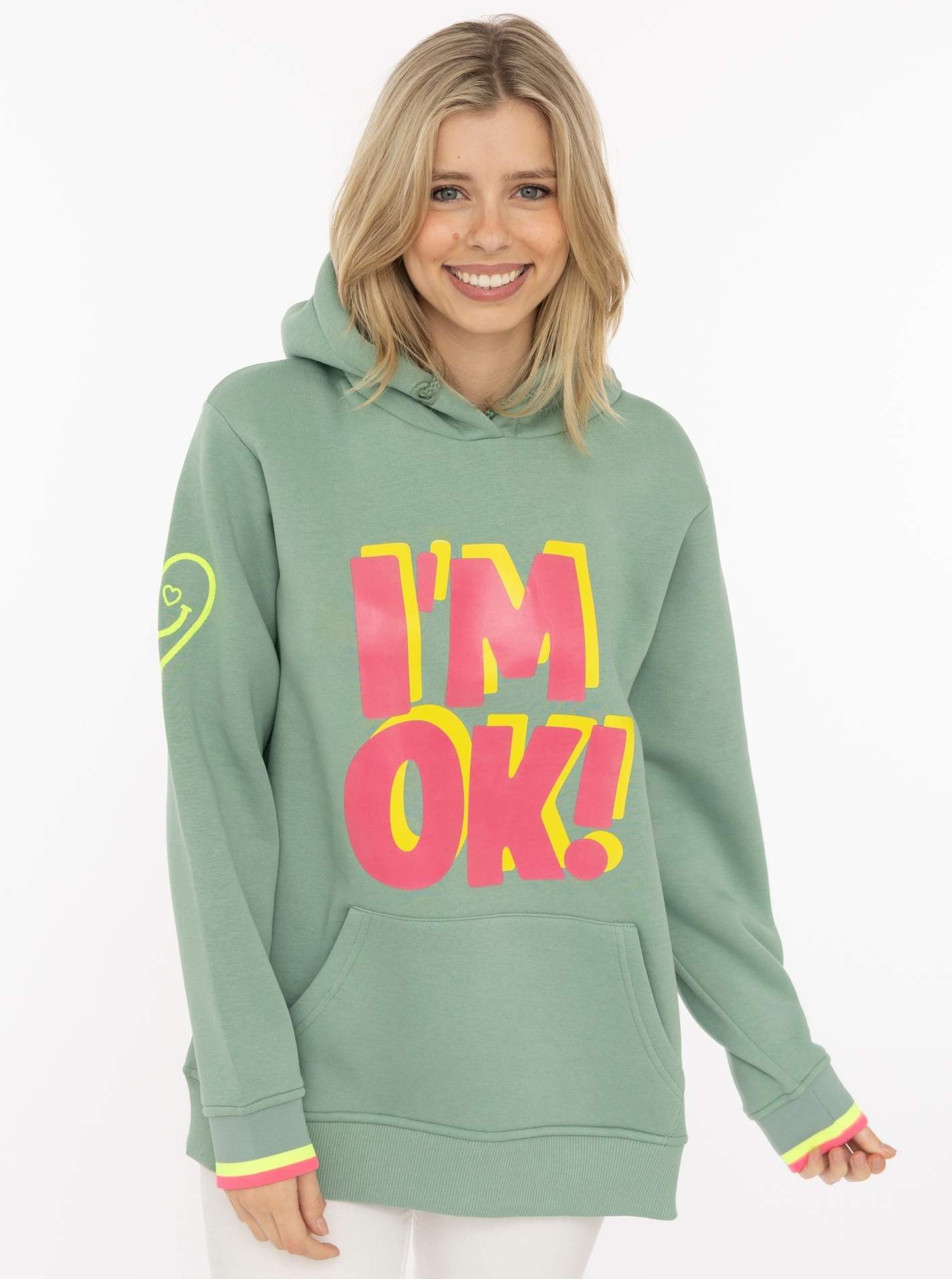 Zwillingsherz Hoodie "I'M OK" großer Print vorne, gestreifte Ärmelbündchen, Herz Stickerei am Arm