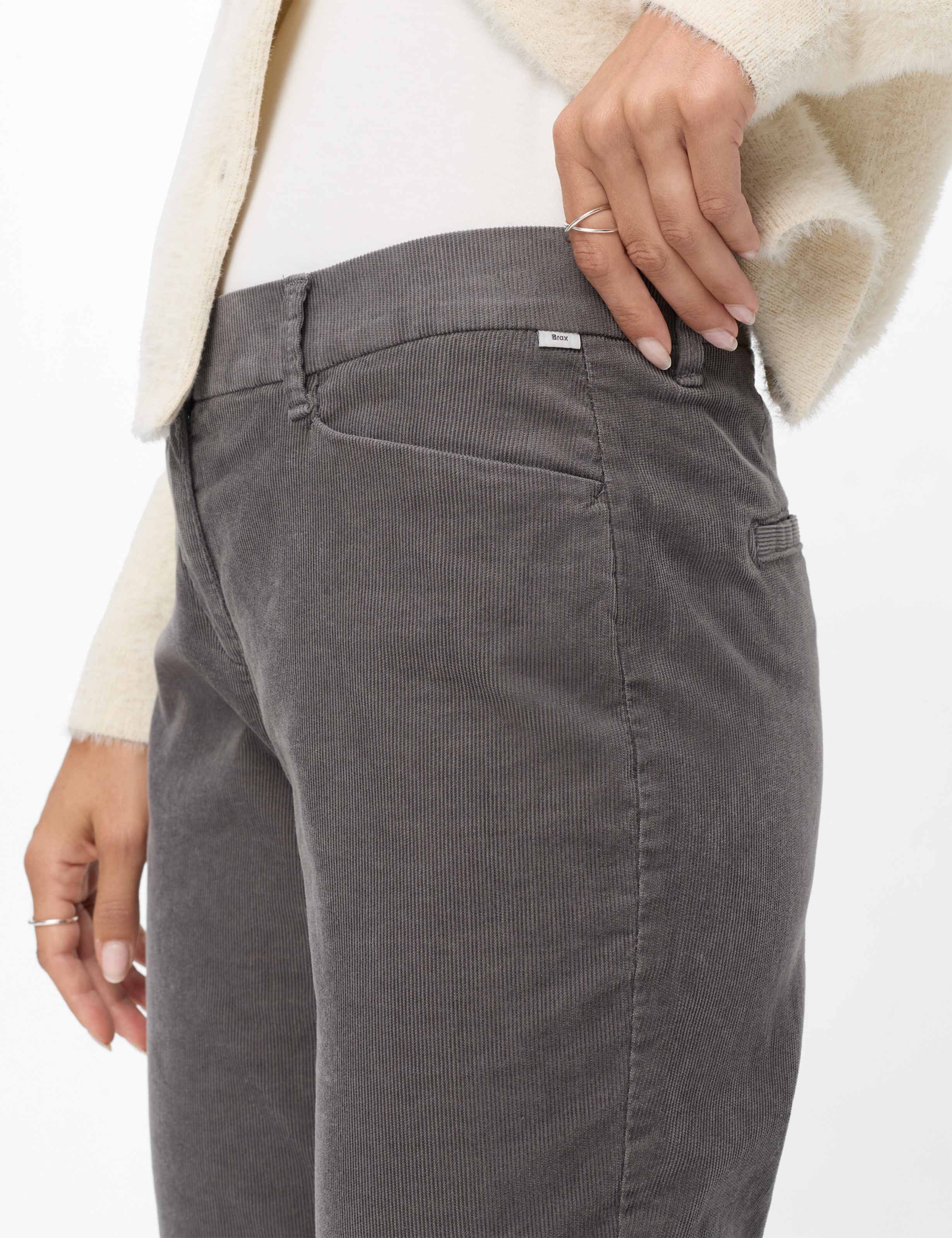 Brax 5-Pocket-Hose Style MARA S Cord: Flatfronthose im Regular Fit – Bild 4 von 5