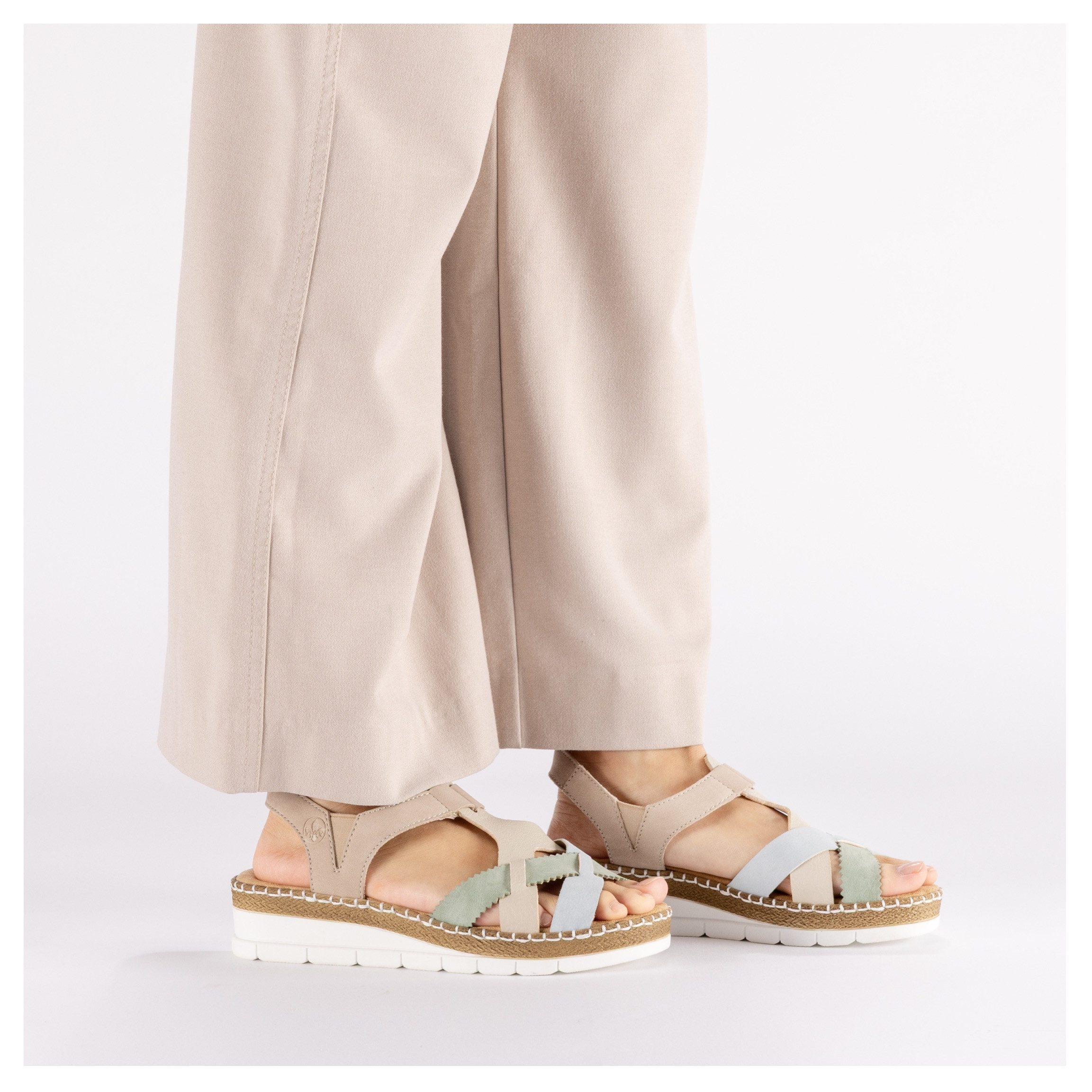 Rieker Sandale Sommerschuh, Keilsandalette, Schlupfschuh mit Gummizug
