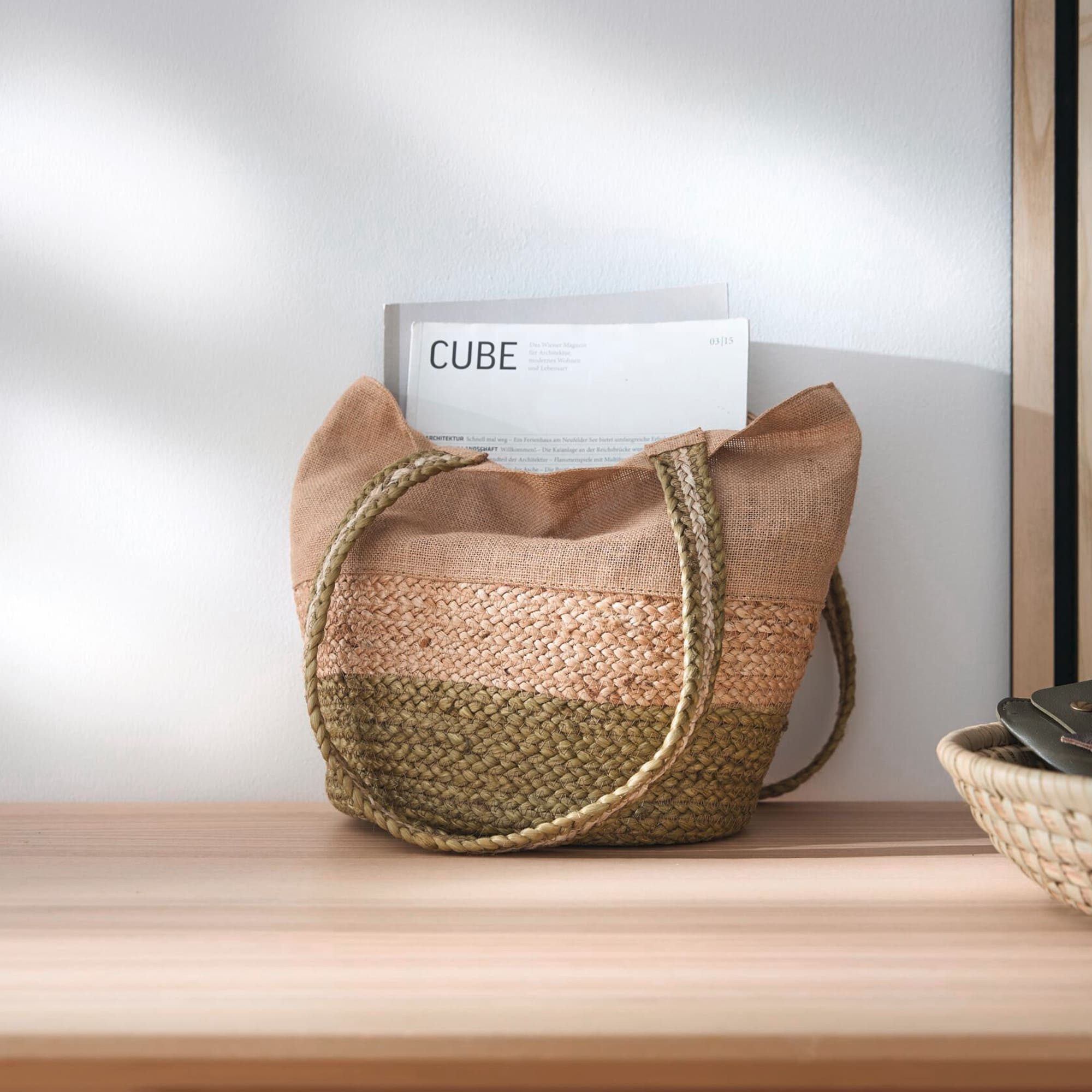 Dekoleidenschaft Umhängetasche "Nature Green" aus Jute, Jutetasche natur / grün, Shopper, Jutebeutel, Einkaufstasche mit 2 Henkeln, Stofftasche, Tote Bag