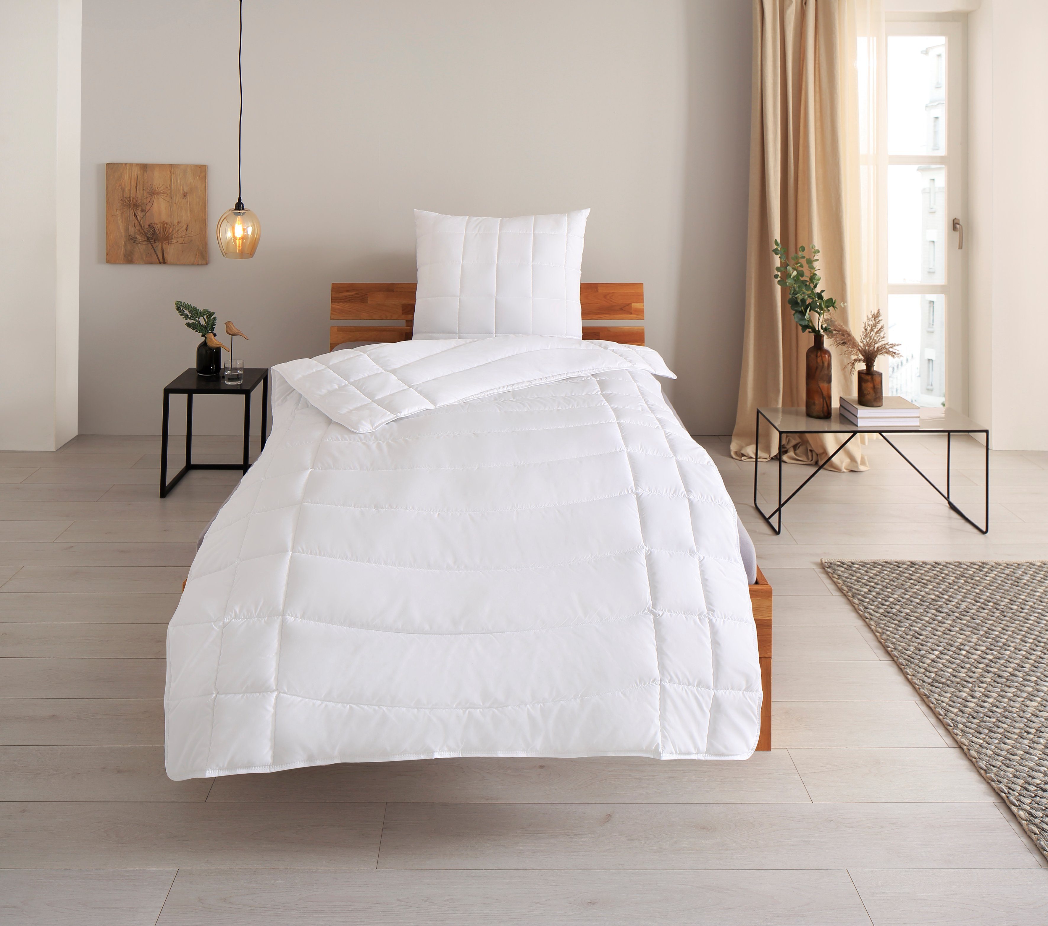 OTTO products Kunstfaserbettdecke Ellita, Bettdecke in 135x200 cm und weiteren Größen erhältlich, Füllung: Polyester, Bezug: Polyester, Unterstütze beim Kauf den Ozean, durch Verwendung recycelter Fasern