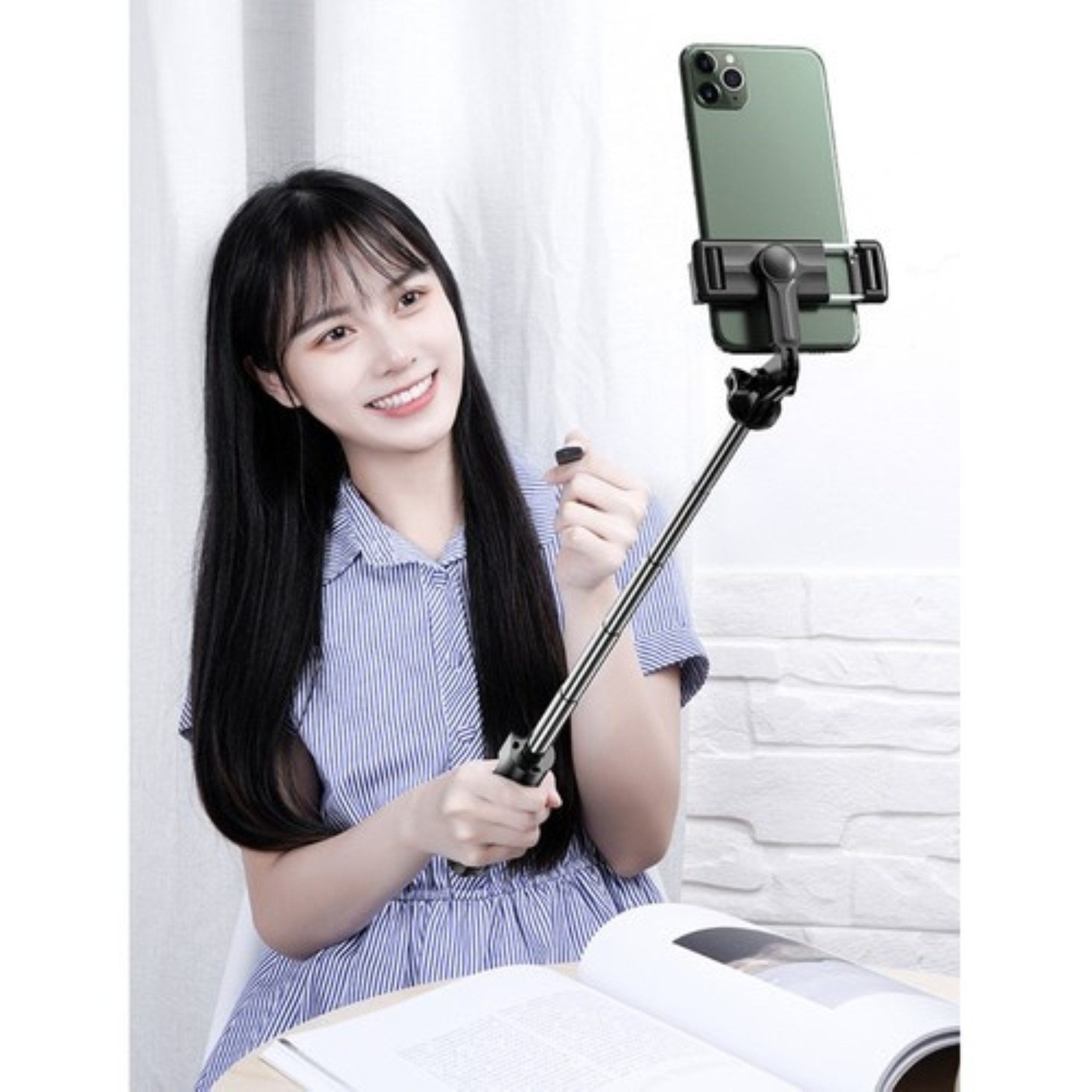 IZOXIS Selfie-Stick Selfie-Stick & Stativ 2-in-1 mit Bluetooth-Fernbedienung Smartphones, 2-in-1 Selfie-Stick & Stativ mit Bluetooth-Fernbedienung – Bild 4 von 5