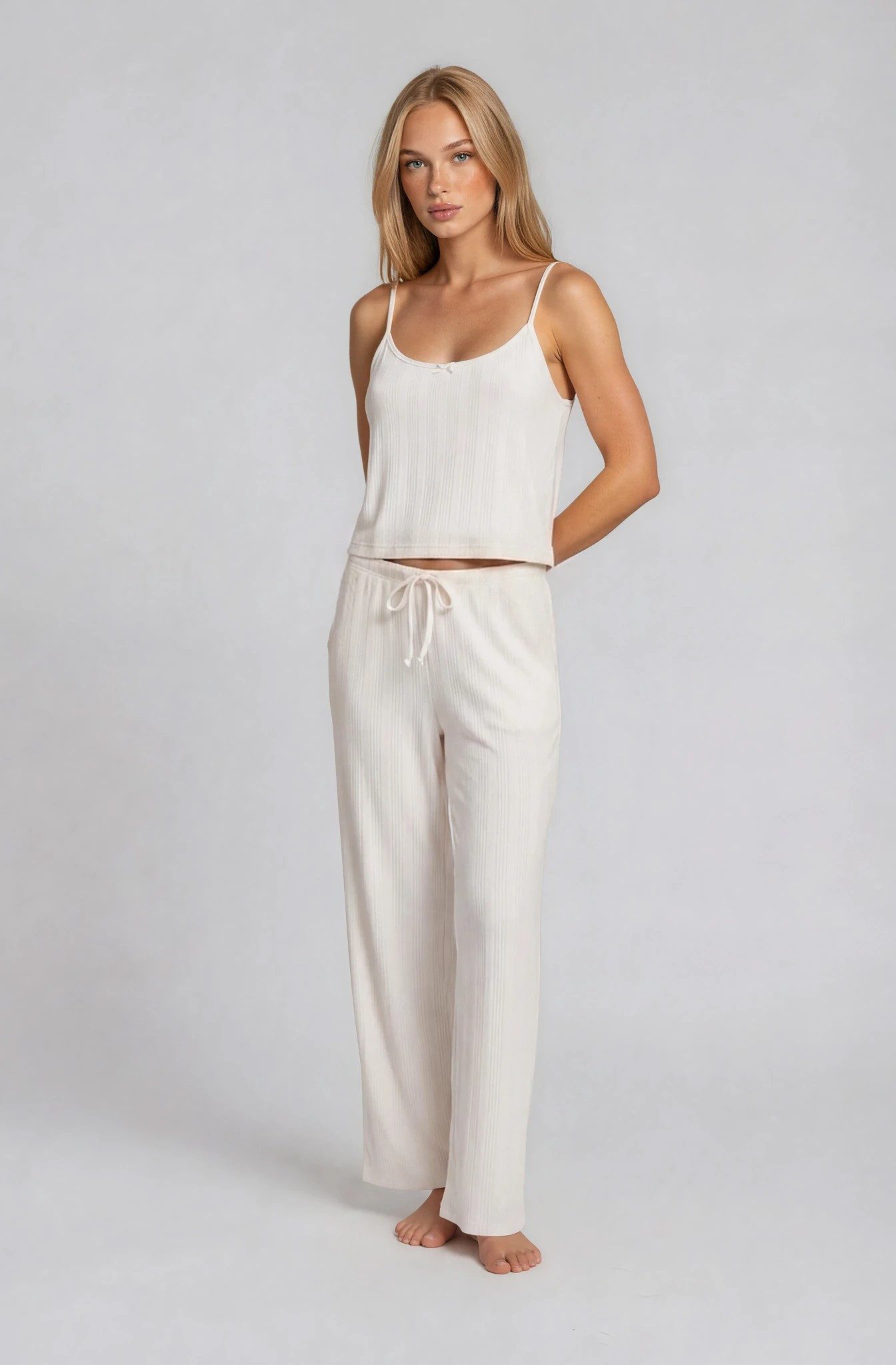 Mademoiselle Sommeil Pyjama Damen Schlafanzug mit Spaghettiträgern & langer Hose aus Pointelle 100% Baumwolle, Weiß, gefertigt in Polen – Bild 3 von 5