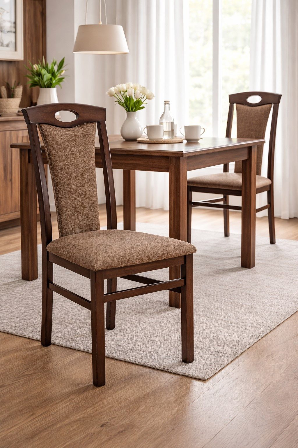 moebel-direkt-online 4-Fußstuhl Esszimmerstuhl Nussbaum (2er-Set), Gestell aus Massivholz Buche