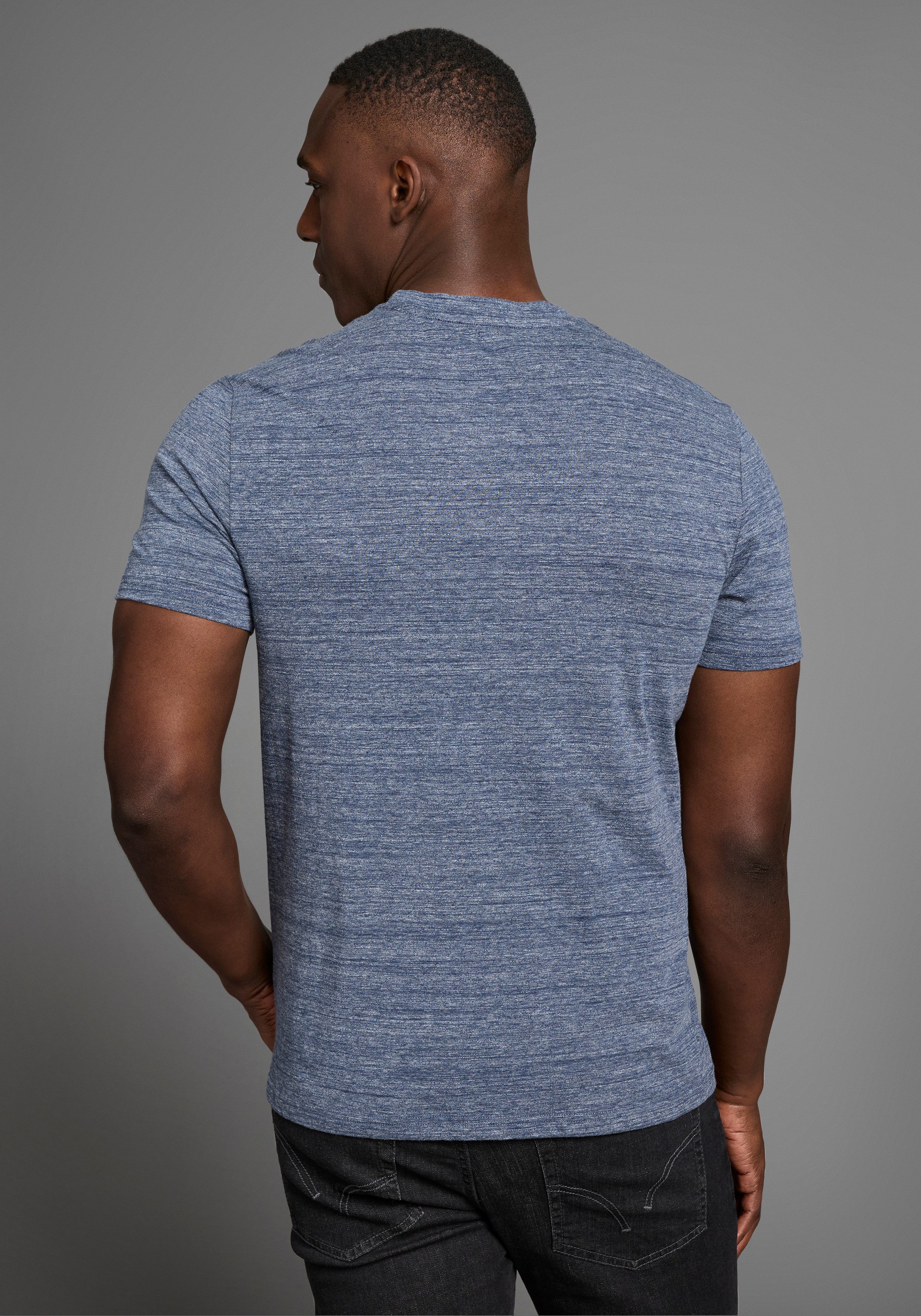 DELMAO T-Shirt (Packung, 2-er Pack) in hochwertiger Melange-Optik mit dezenter Logo-Stickerei