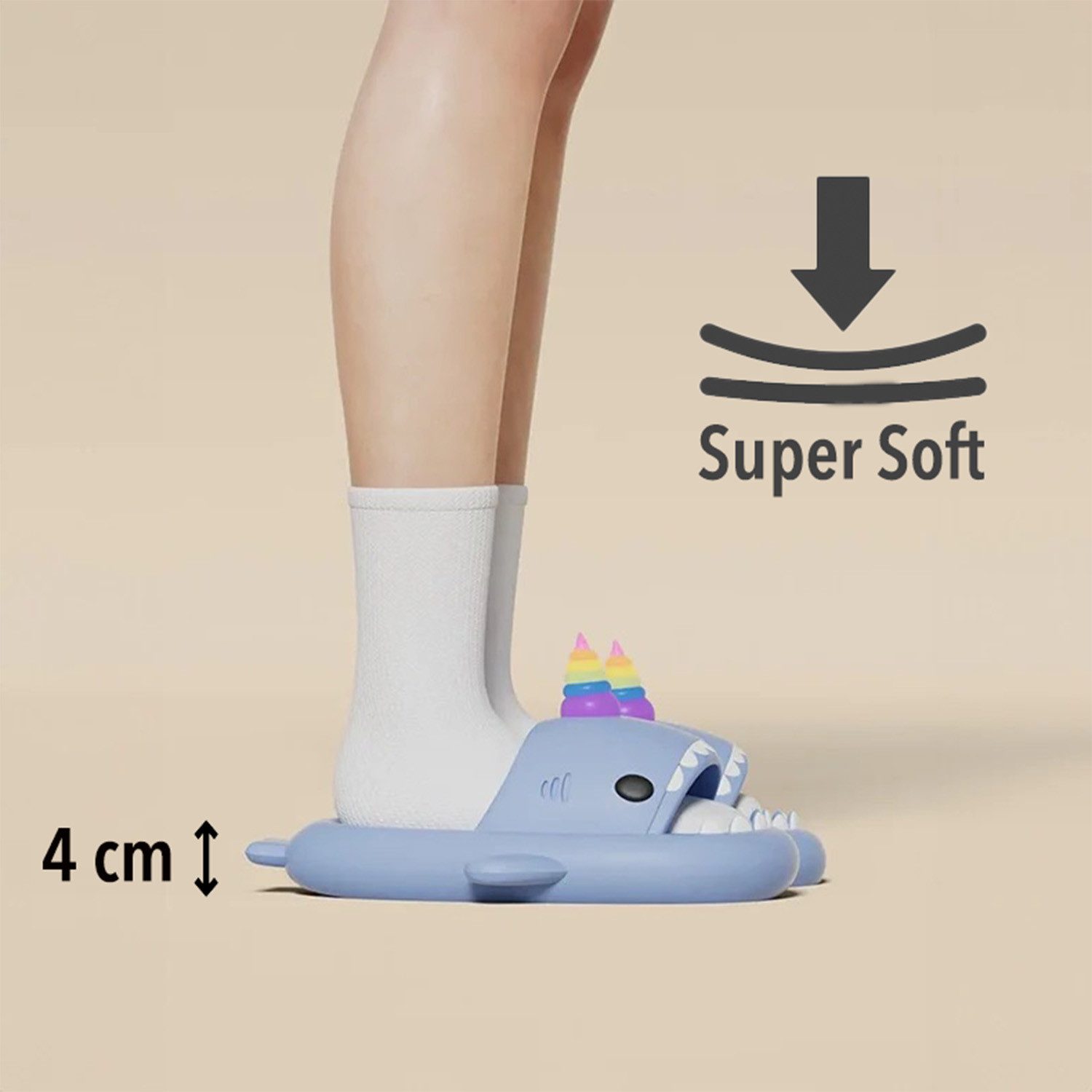 Corimori Hai Einhorn Badeschlappen mit Regenbogenhorn Badeschuh (Packung, Geschenk) lustige Badelatschen für Kinder und Erwachsene, EU Größe 34-35
