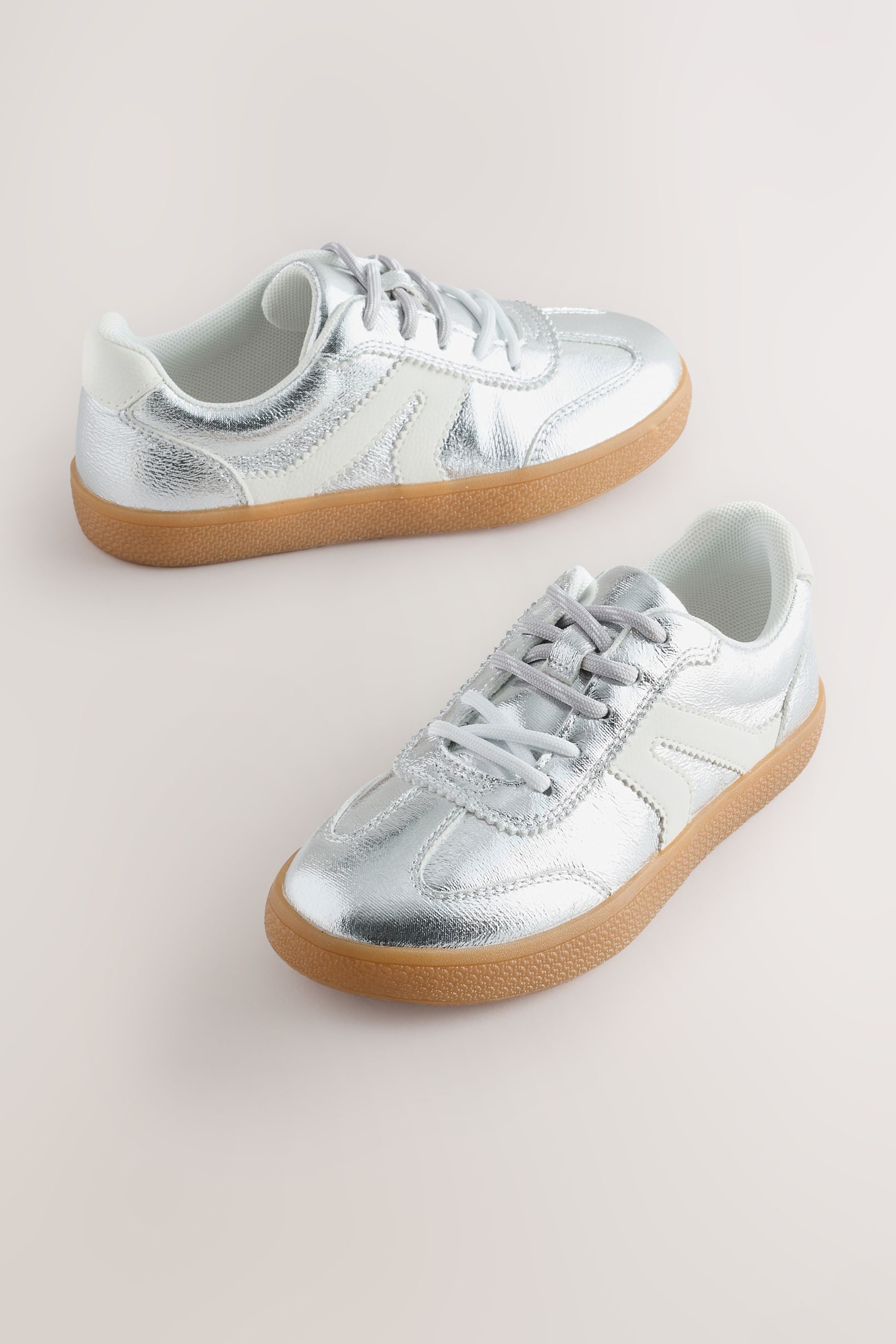 Next Sportschuh im Retro-Stil Sneaker (1-tlg)