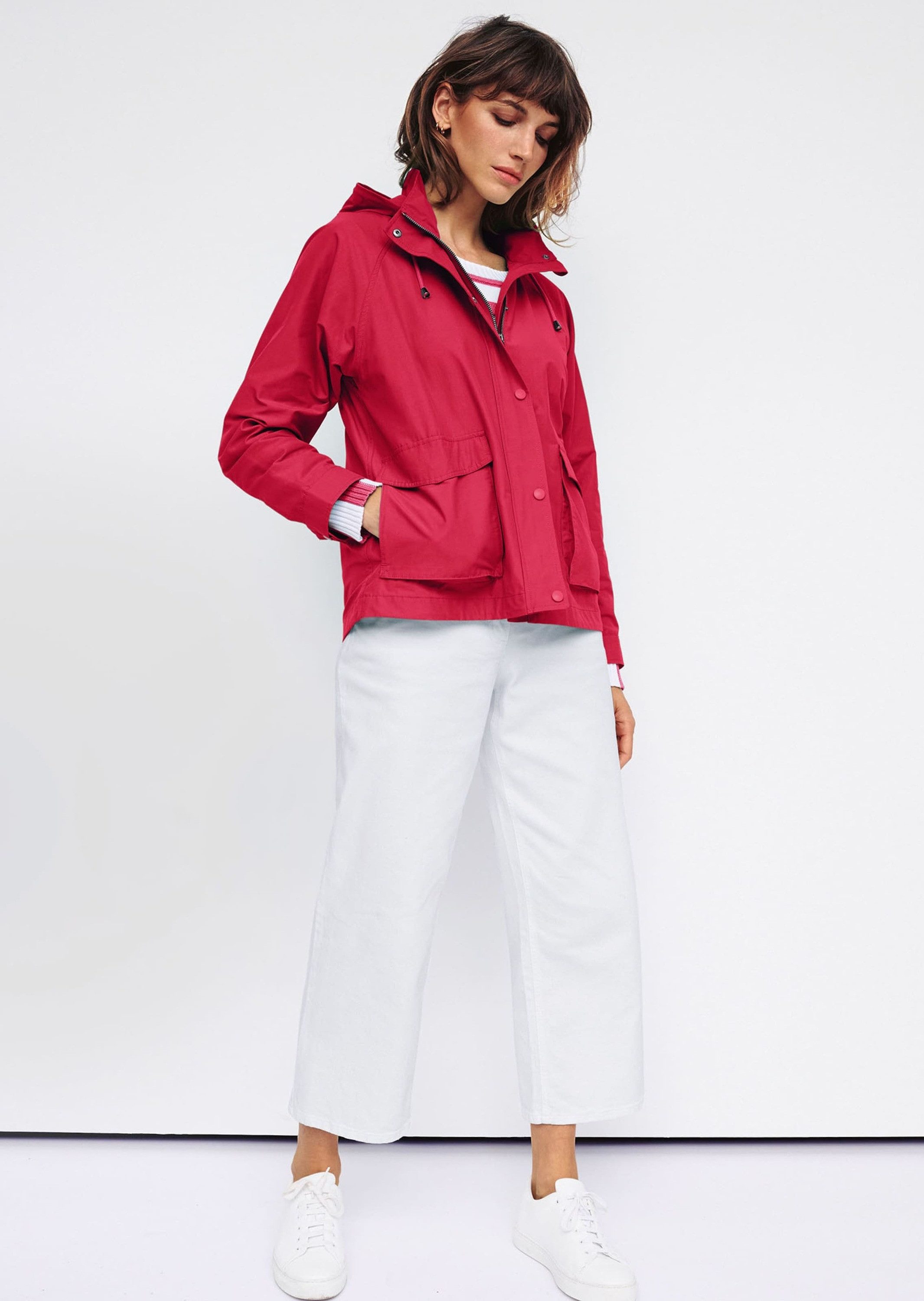 MADELEINE Outdoorjacke Sportive Jacke mit abnehmbarer Kapuze