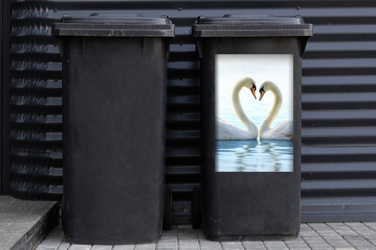 MuchoWow Wandsticker - Container, Sticker, Herz Schwäne Mülltonne, St), Abfalbehälter Mülleimer-aufkleber, (1 - Ehepaar