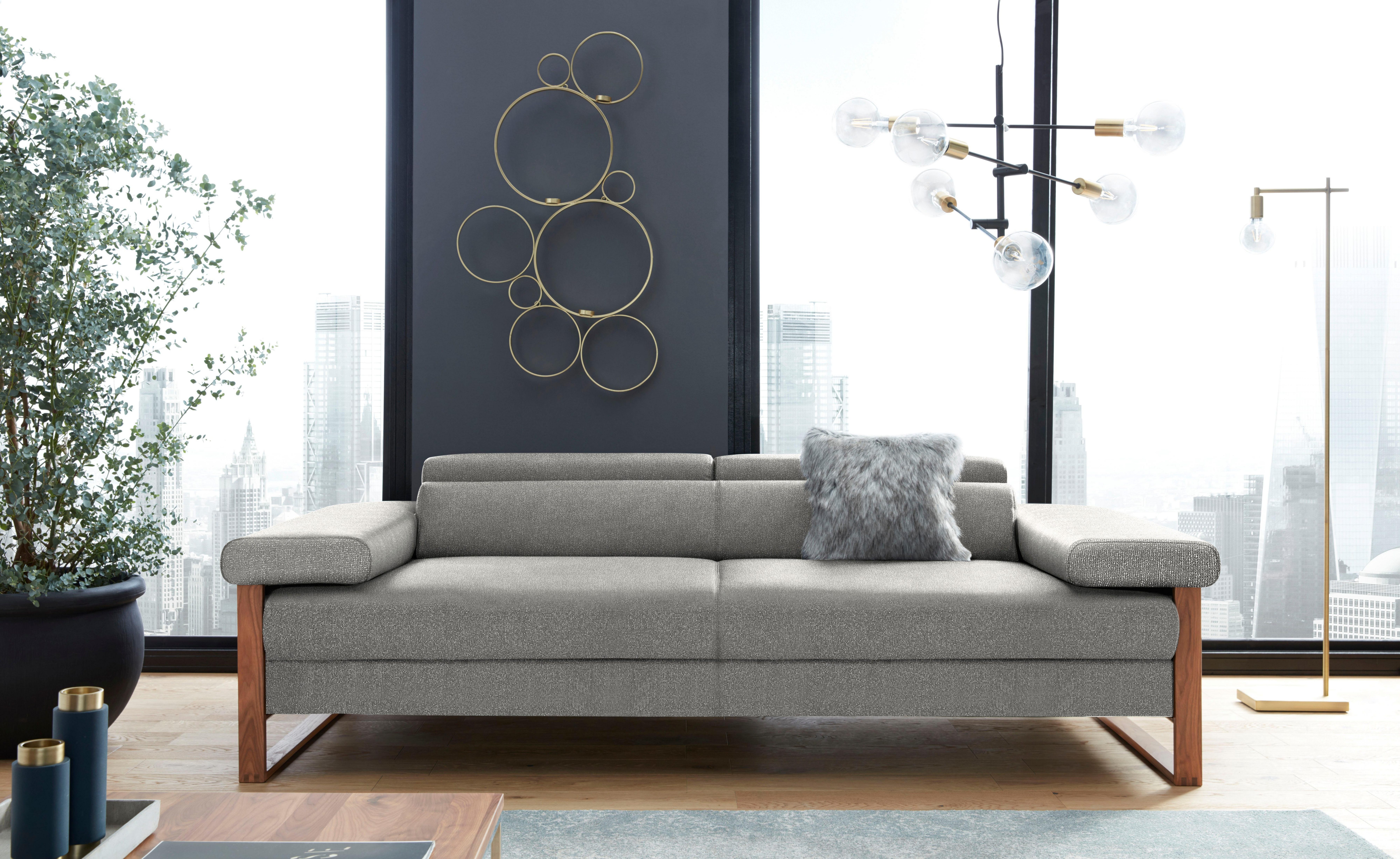 W.SCHILLIG 2,5-Sitzer finn, German Design Award 2016, Fußgestell Nussbaum natur, Breite 230 cm