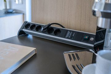 Brennenstuhl Alu-Office-Line Steckdosenleiste 4-fach (Kabellänge 1,8 m), mit 2-fach USB 3,1 A, Überspannungsschutz und Schalter