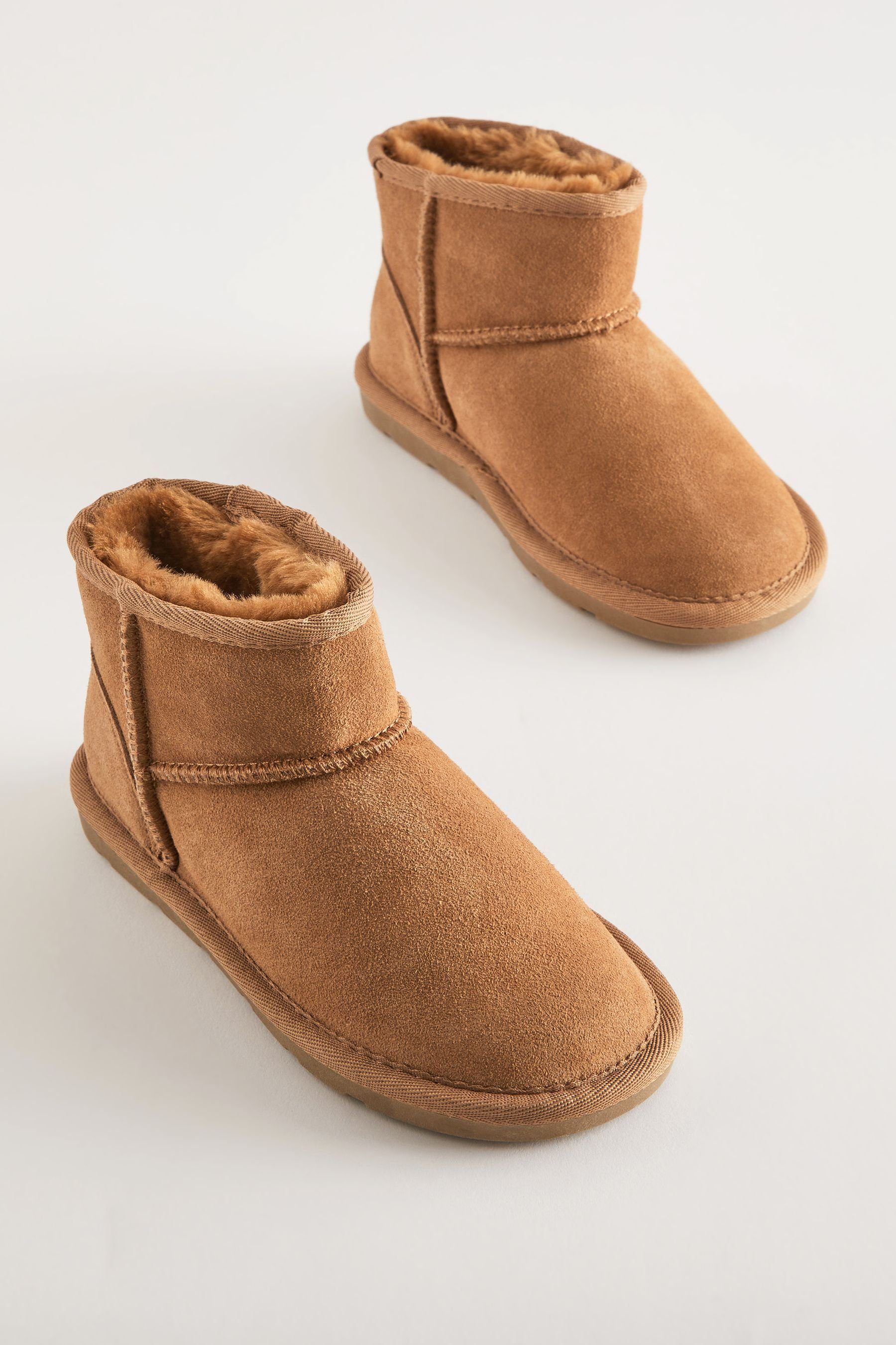 Suede Wasserabweisende, Schlupfstiefel gefütterte warm Next Tan Winterstiefelette Brown (1-tlg)