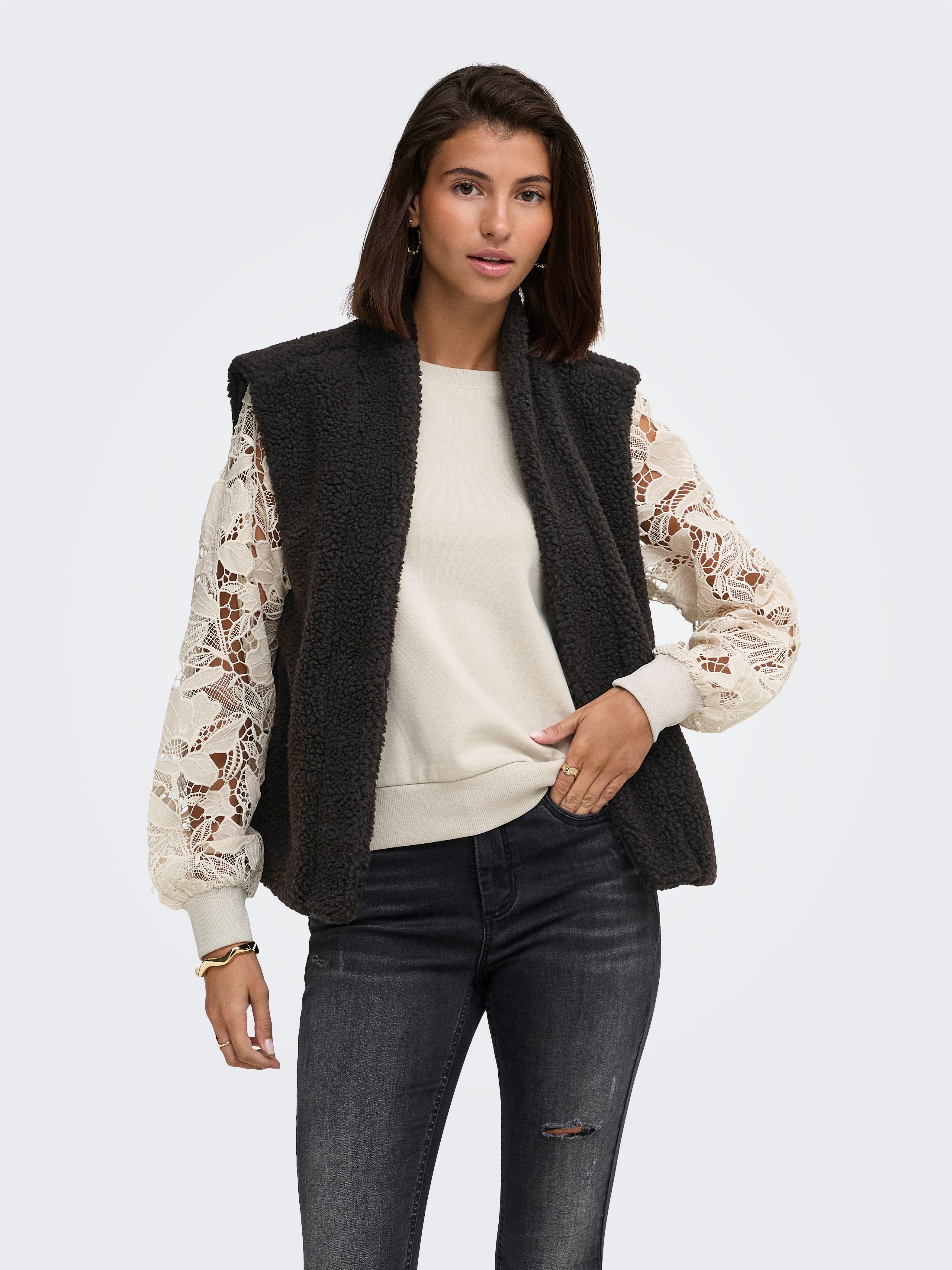 ONLY Sweatshirt ONLSTILLA L/S LACE SLEEVES CS SWT Baumwollmischung, regular fit