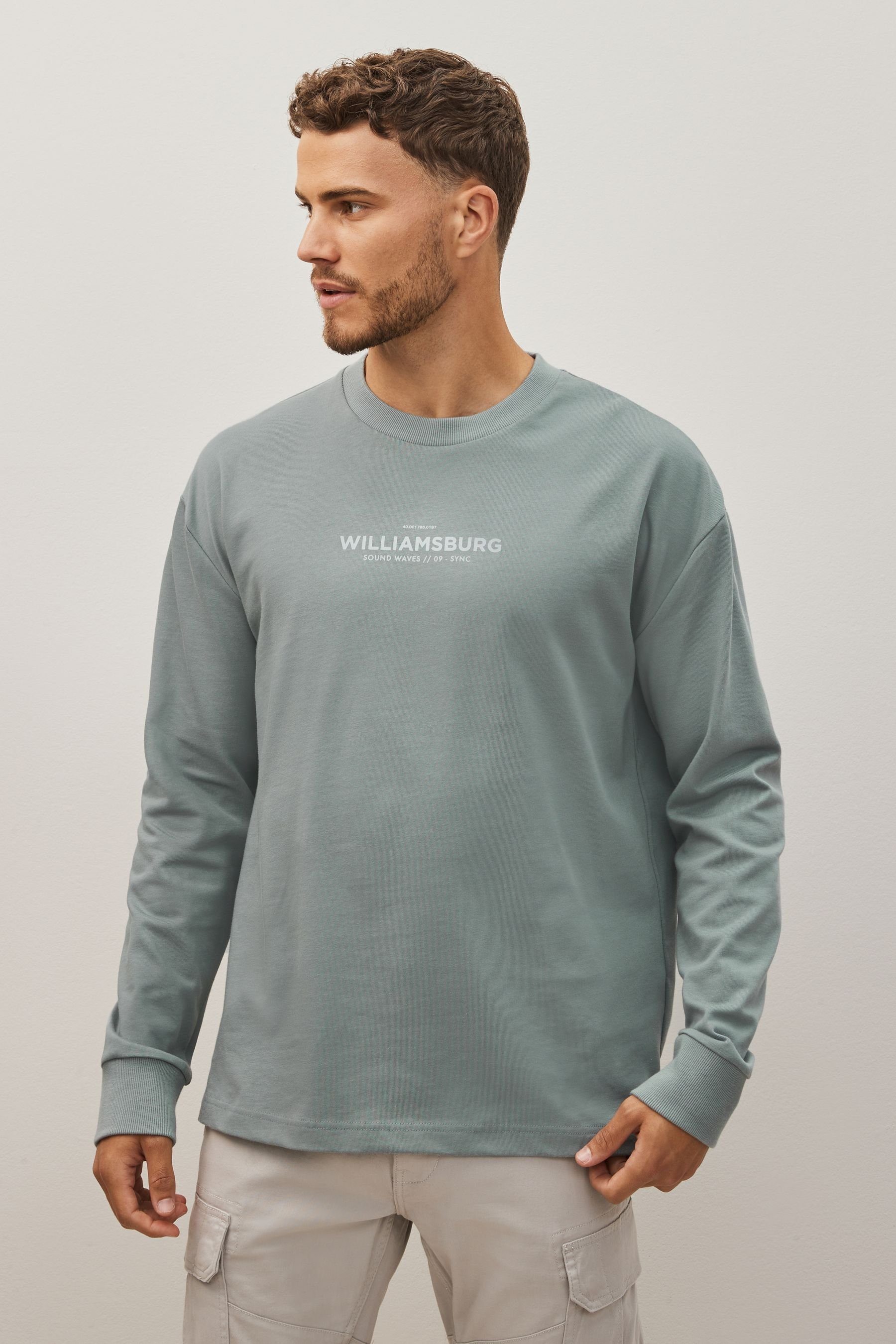 Rückenprint Langarmshirt mit (1-tlg) Next und Grey Ärmeln Grafik-Shirt langen