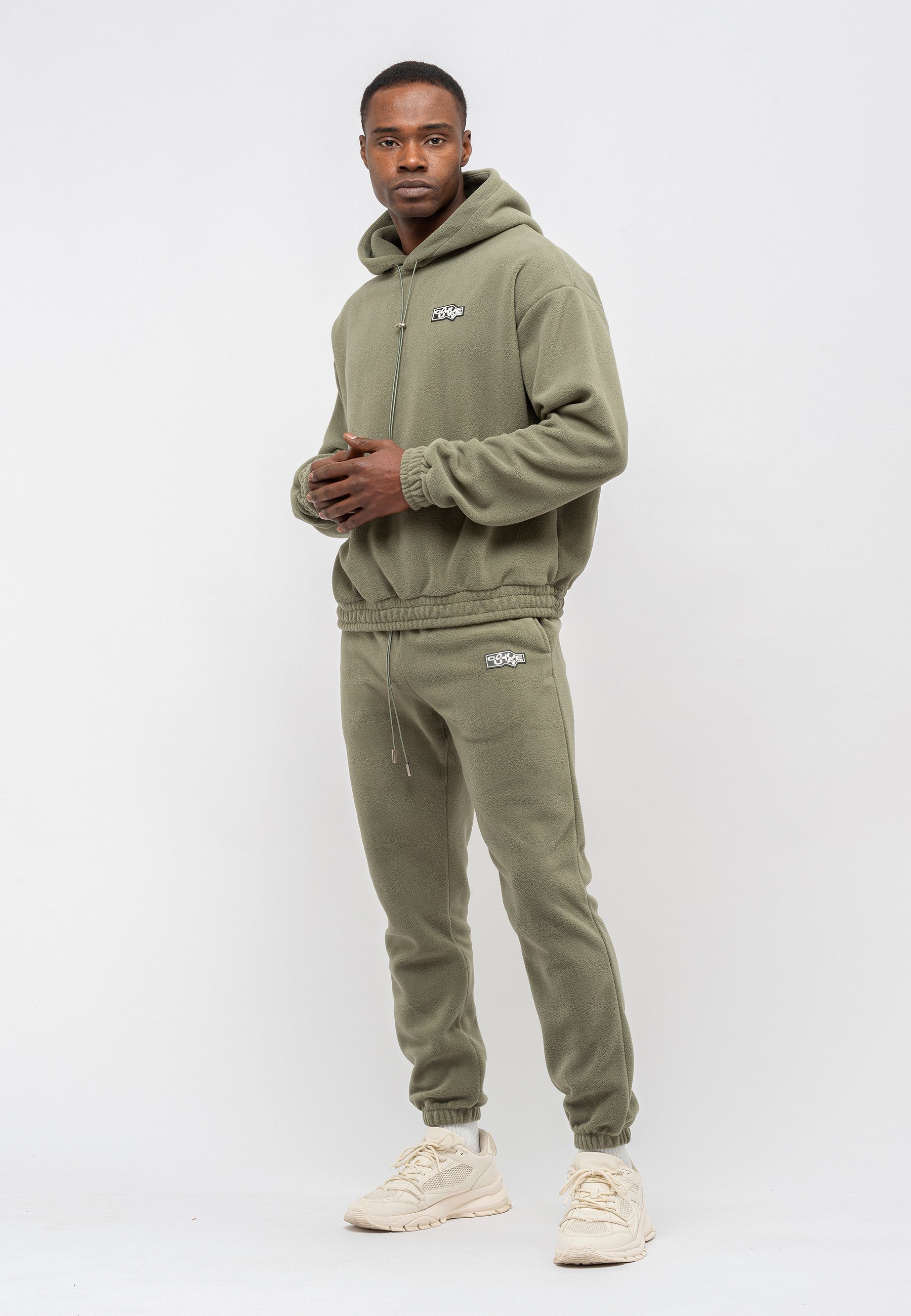 Tom Barron Trainingsanzug Tom Barron Tracksuit With Fleece Fabric Patch Logo, mit modernem Design