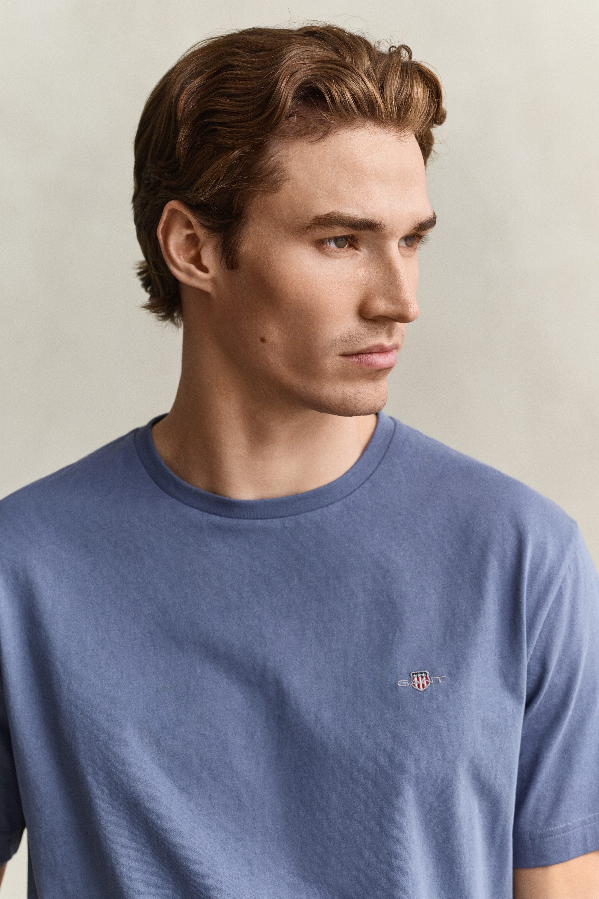 Gant T-Shirt REG SHIELD SS T-SHIRT mit Logostickerei auf der Brust