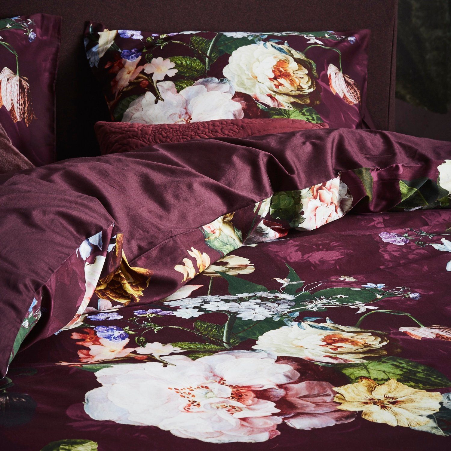 Essenza Bettwäsche Fleur Burgundy Satin, Satin, 2 teilig, Rosen, Lilien, Dahlien, Geblümt – Bild 4 von 4