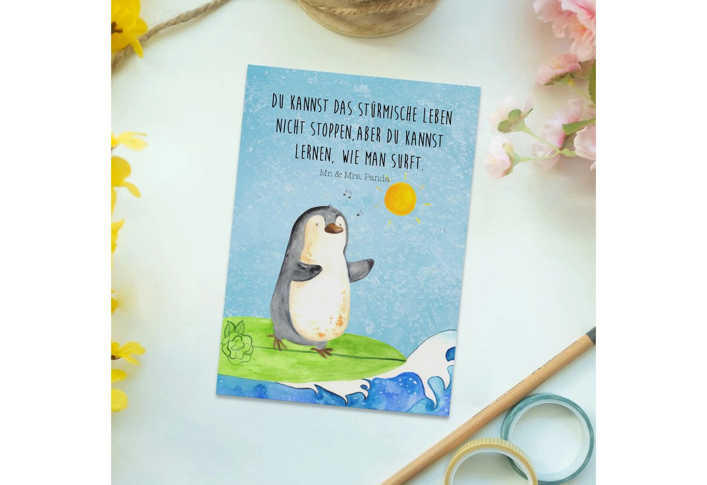 Thumbnail - Mr. & Mrs. Panda Postkarte Pinguin Surfer - Eisblau - Geschenk, Wellen reiten, Geburtstagskarte, Lustige Sprüche
