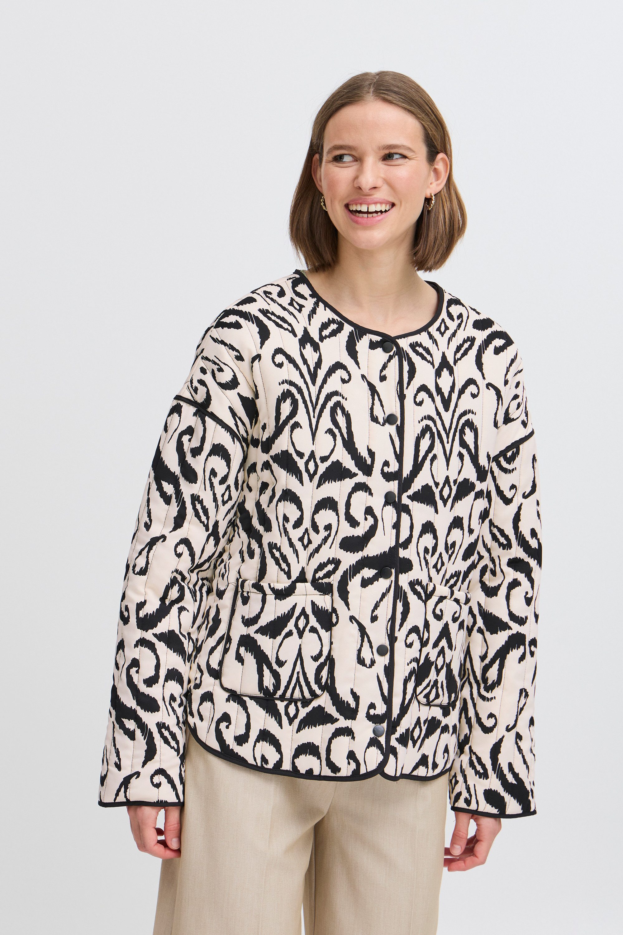 b.young Blusenjacke Jacke BYDELIGHT. € 49,95