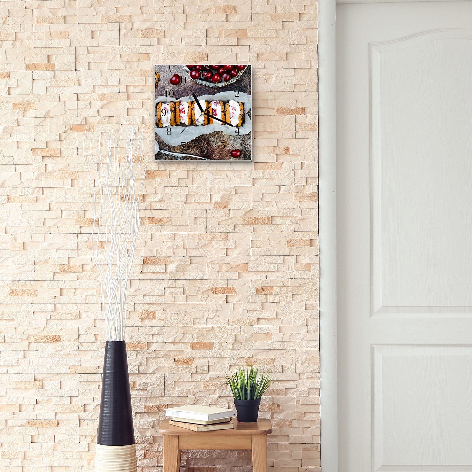 Primedeco Wanduhr Glasuhr Wanduhr Wandkunst Größe Kirscheis mit Biscuits Motiv x cm mit 30 30