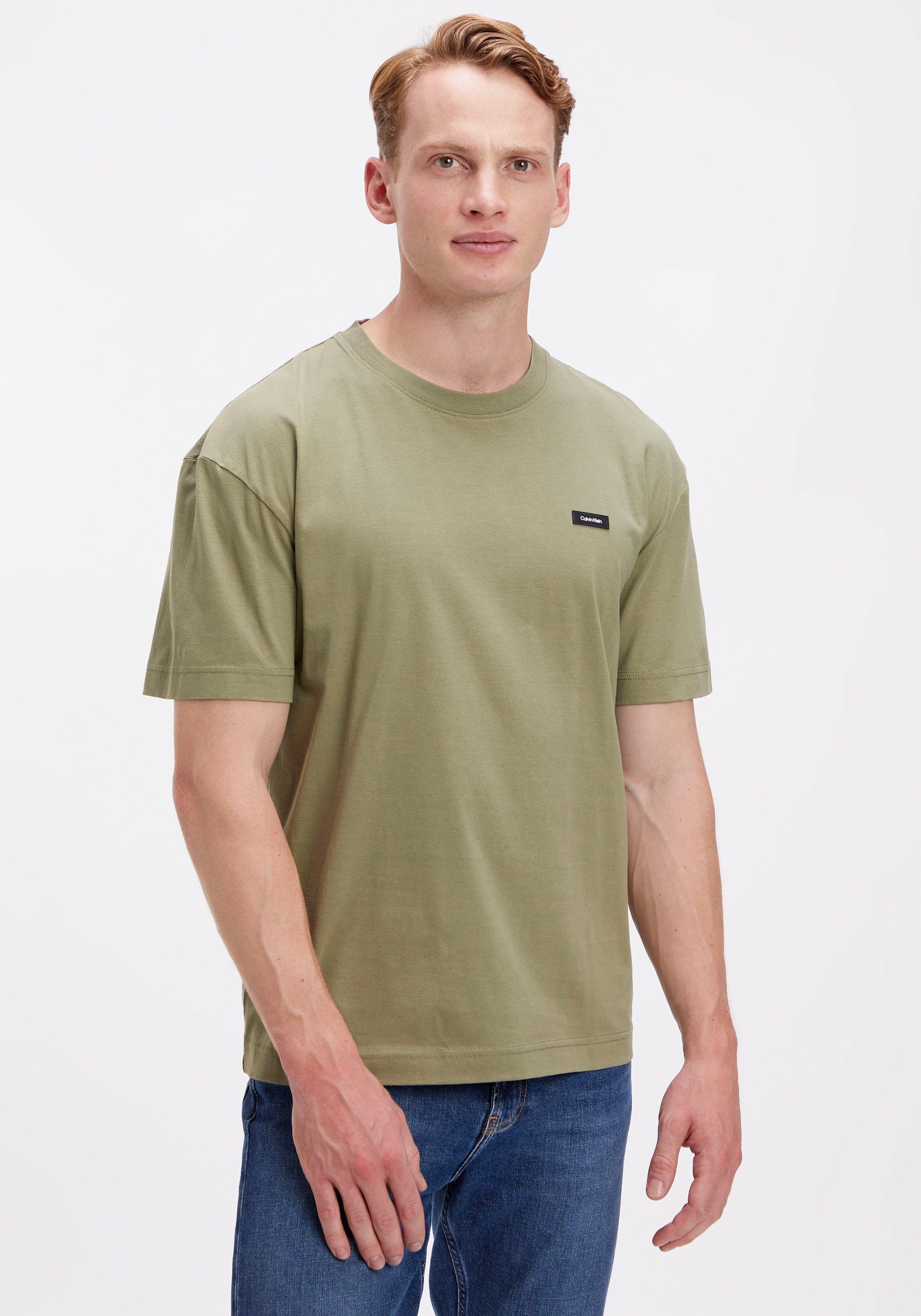 T-SHIRT Klein Klein green Logo COMFORT FIT Brust der Calvin T-Shirt Calvin delta COTTON auf mit