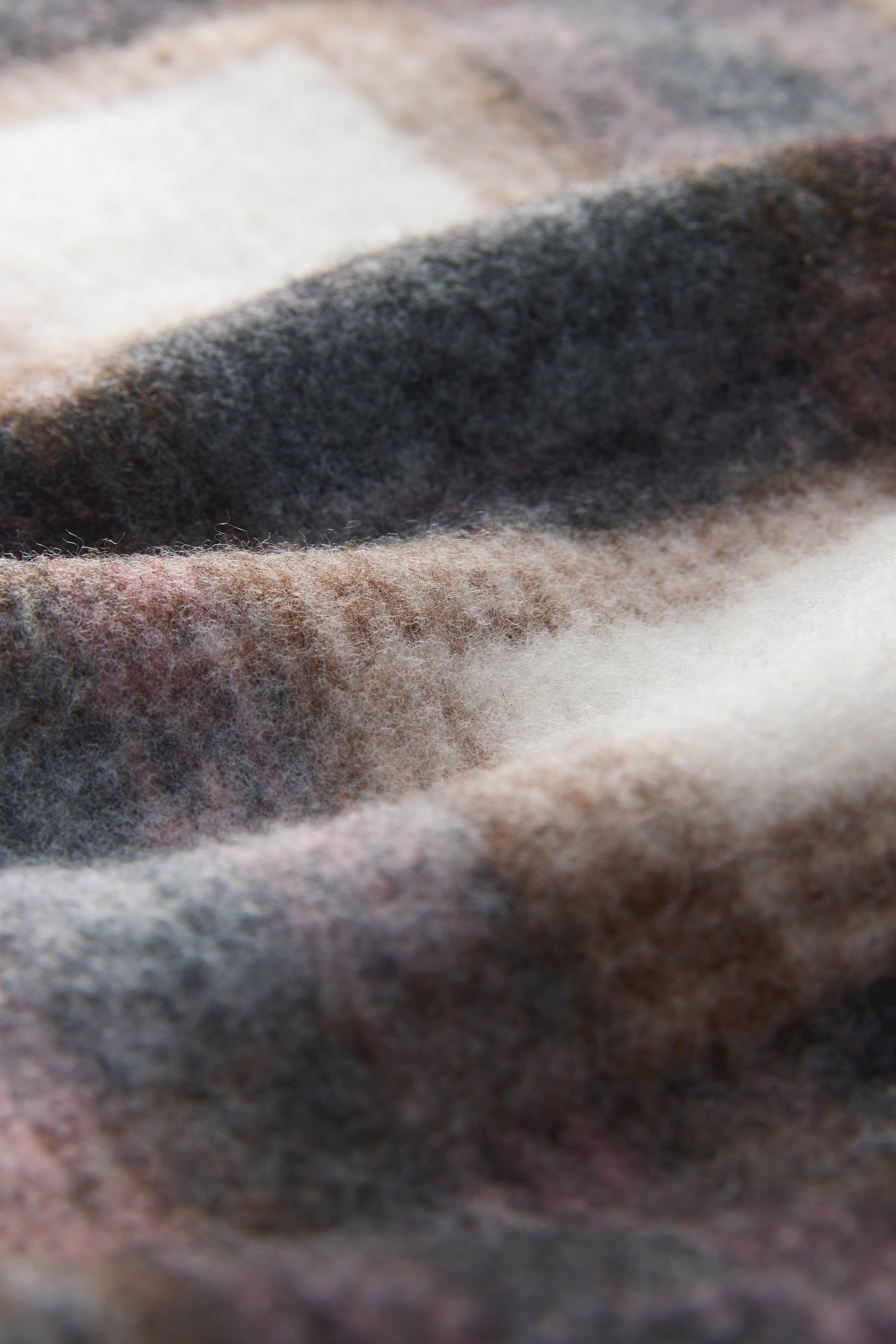 Next Fleecejacke Gerippte, karierte Fleecejacke mit Ballonsaum (1-St)