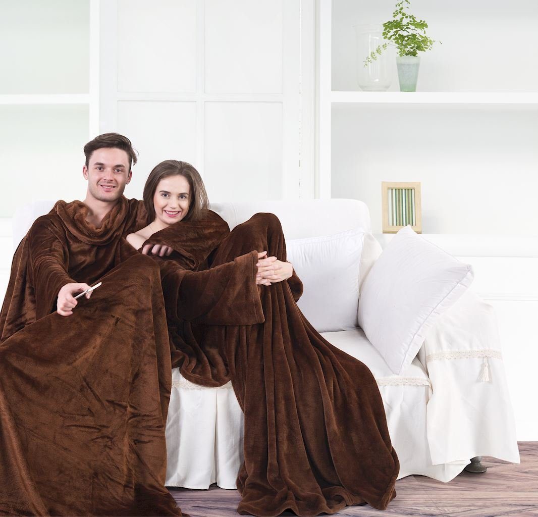 Ärmeldecke Kuscheldecke brown aufgenähten DecoKing, Ärmeln TV mit Tragbare und Blanket Lazy Taschen, - Tagesdecke