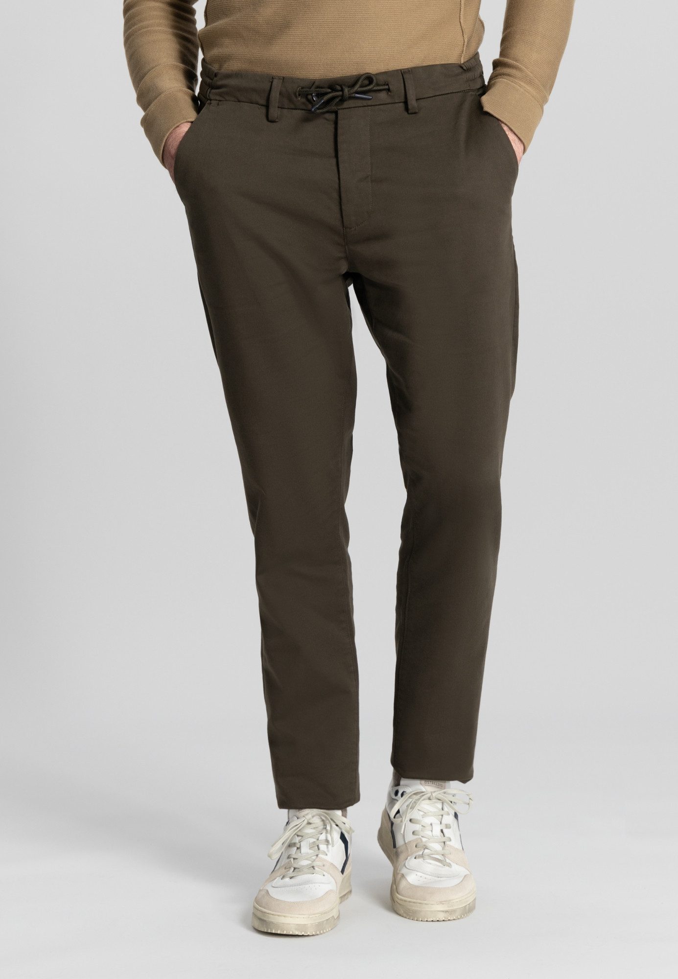 Dstrezzed Chinohose DS_Lancaster Tapered Jogger Olive