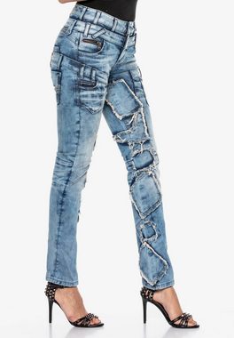 Cipo & Baxx Bequeme Jeans mit auffälligen Patches
