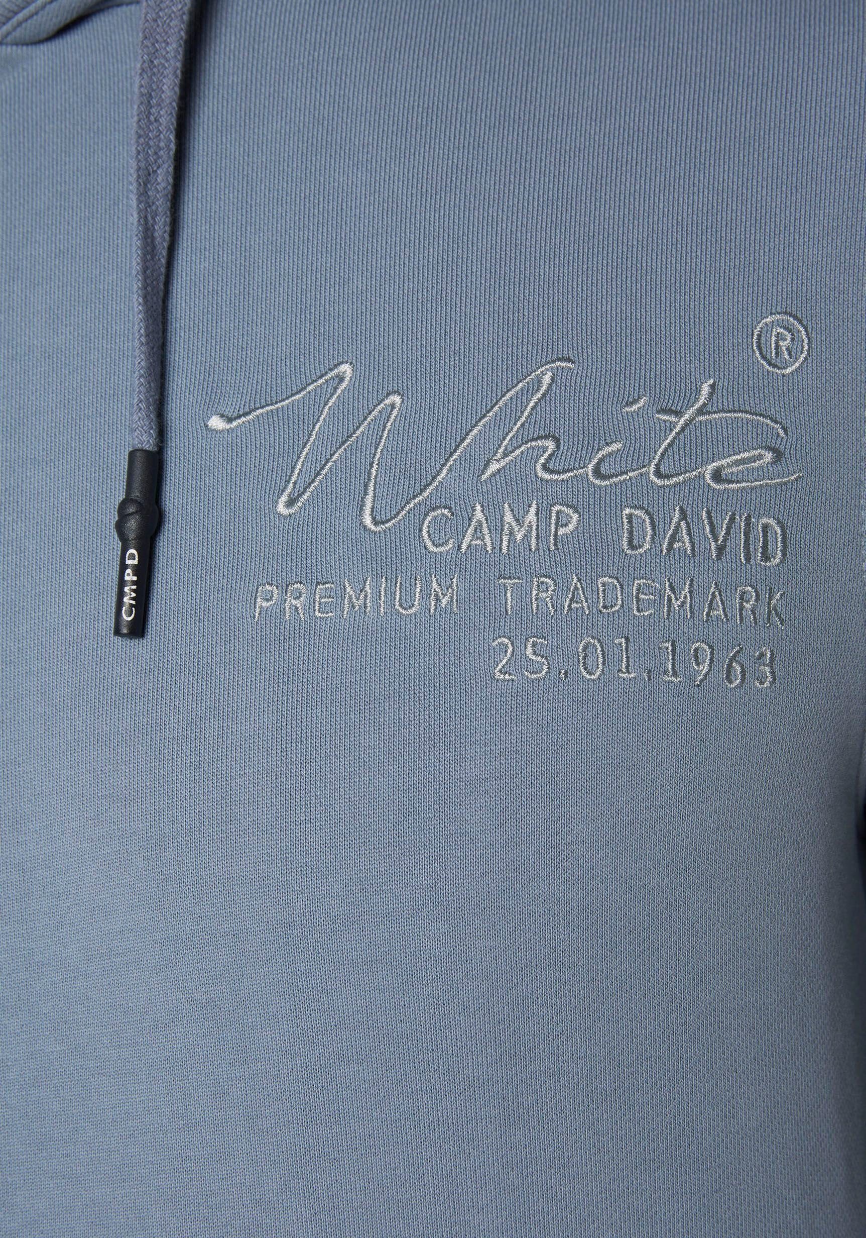 CAMP DAVID Kapuzensweatshirt grey mit Logostickerei concrete