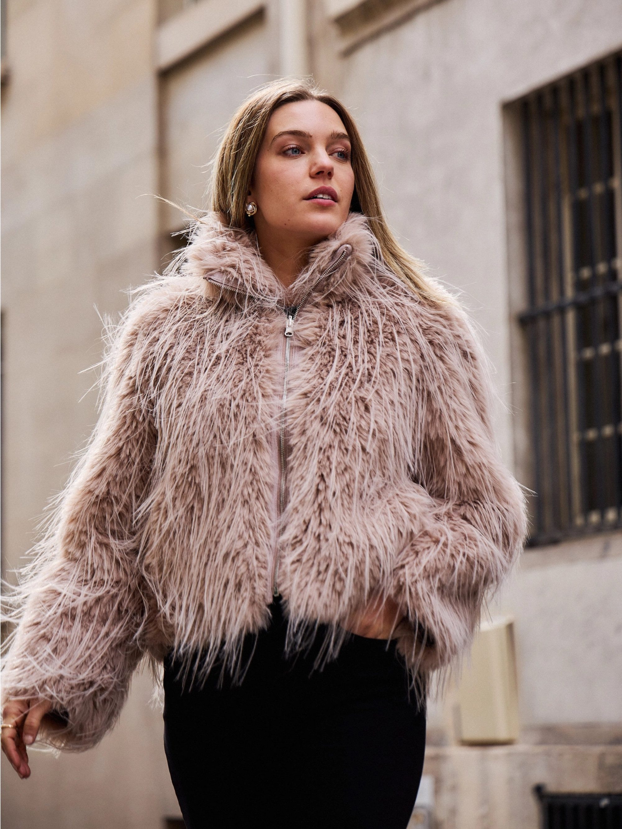 ANNIS Fashion & Accessoires Fellimitatjacke "LOU" (1-St) NEU, Extravagant, super weich