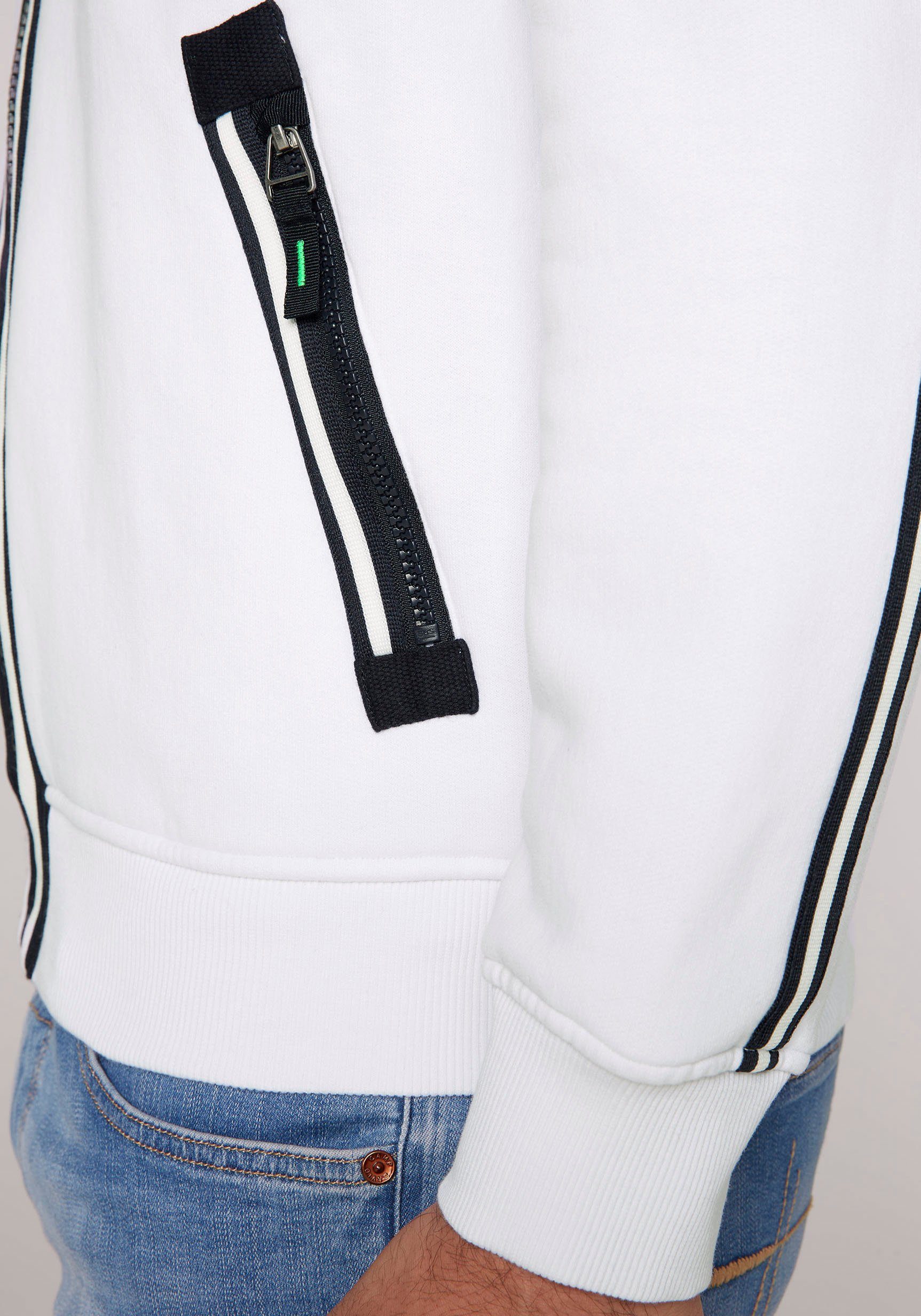 CAMP DAVID Kapuzensweatshirt mit Label-Applikationen auf Vorder- Rückseite und opticwhite